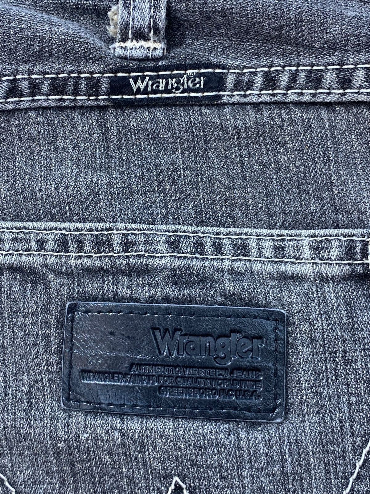 Wrangler Vintage Wrangler Brand Faded Whiskers Style Jeans Size US 31 - 9 Thumbnail
