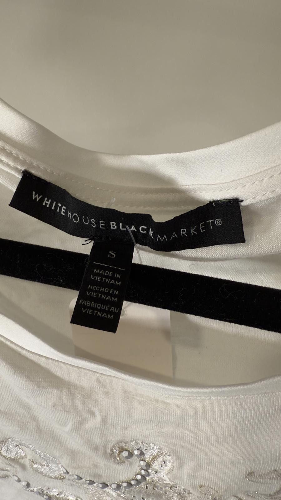 Designer Elegant White Embroidered Tee by White House Black Market Size S / US 4 / IT 40 - 3 Thumbnail