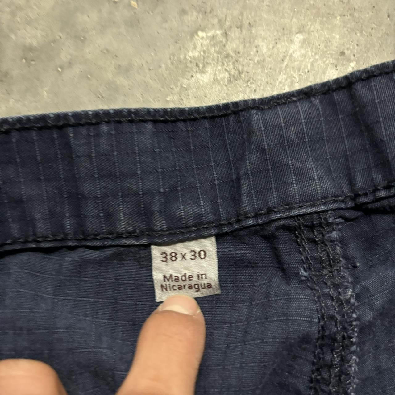 Carhartt × Vintage Crazy Vintage Y2K/2000s Baggy Navy Blue Carhartt Skater Style Cargo Pants! Size US 38 / EU 54 - 8 Thumbnail