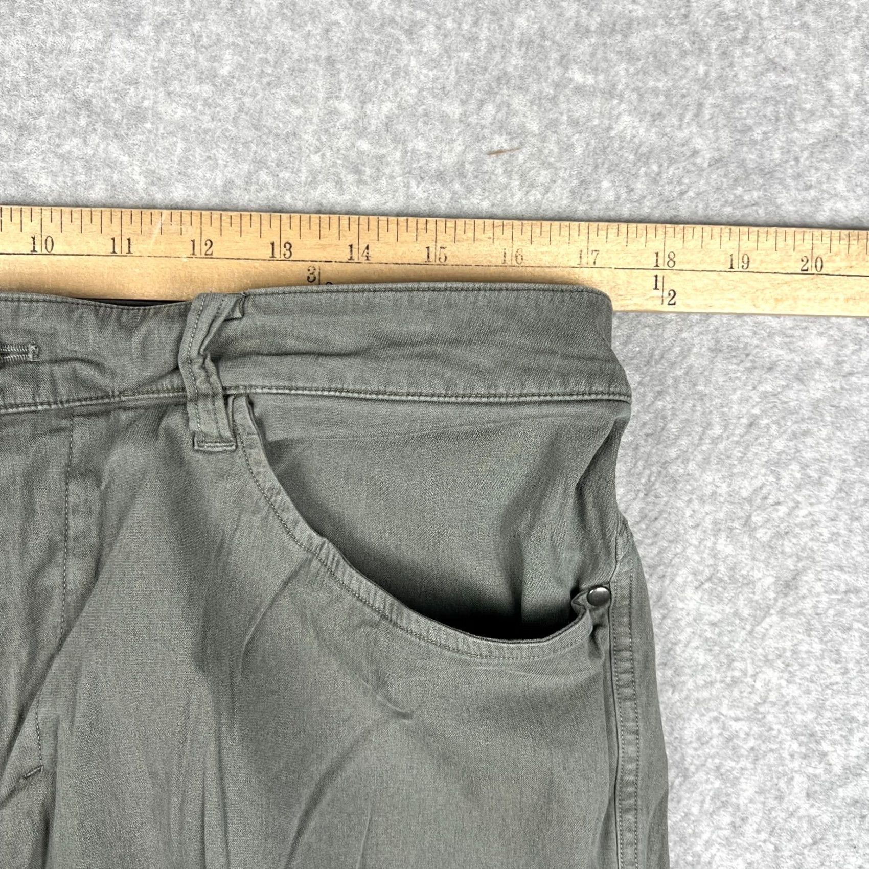 Lululemon Lululemon ABC Classic Fit Pants Mens 33x33 Grey Stretch Performance Tech Chino Size US 33 - 4 Thumbnail
