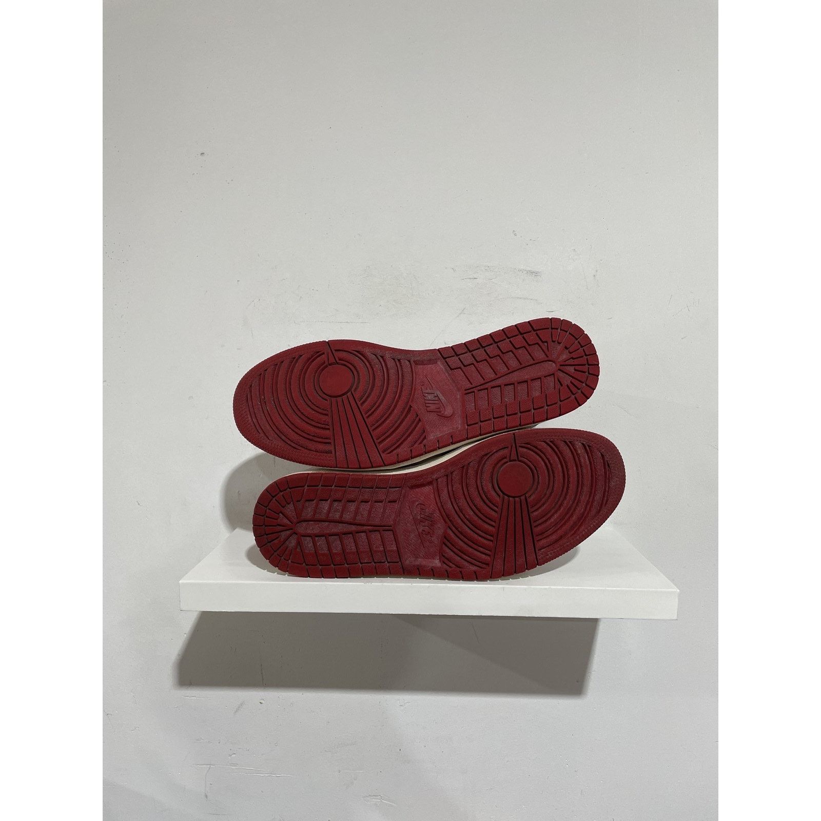Jordan Brand JORDAN 1 RETRO HIGH OG CHICAGO LOST & FOUND SIZE 12 PREOWNED Size US 12 / EU 45 - 4 Thumbnail
