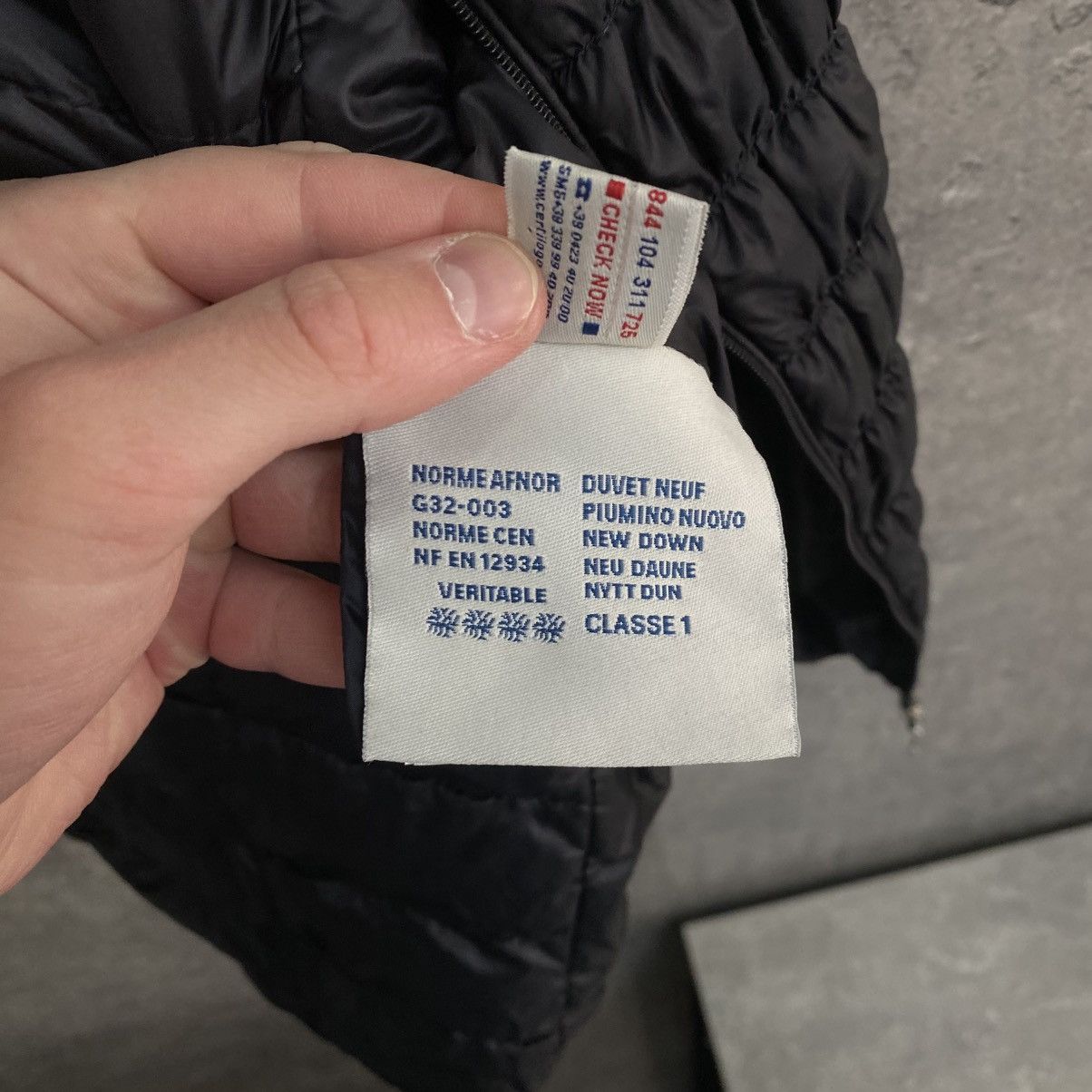Moncler Moncler Women’s Puffer Vest Size XS / US 0-2 / IT 36-38 - 11 Thumbnail