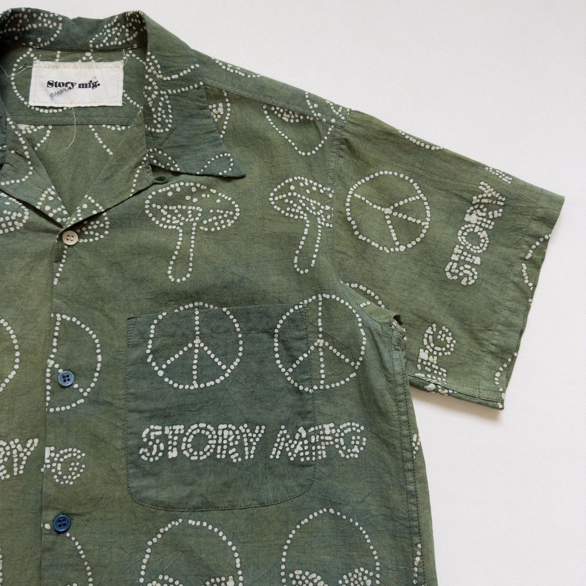 Story Mfg. Sample Alien + Peace Sign Print Shirt Size US M / EU 48-50 / 2 - 6 Thumbnail