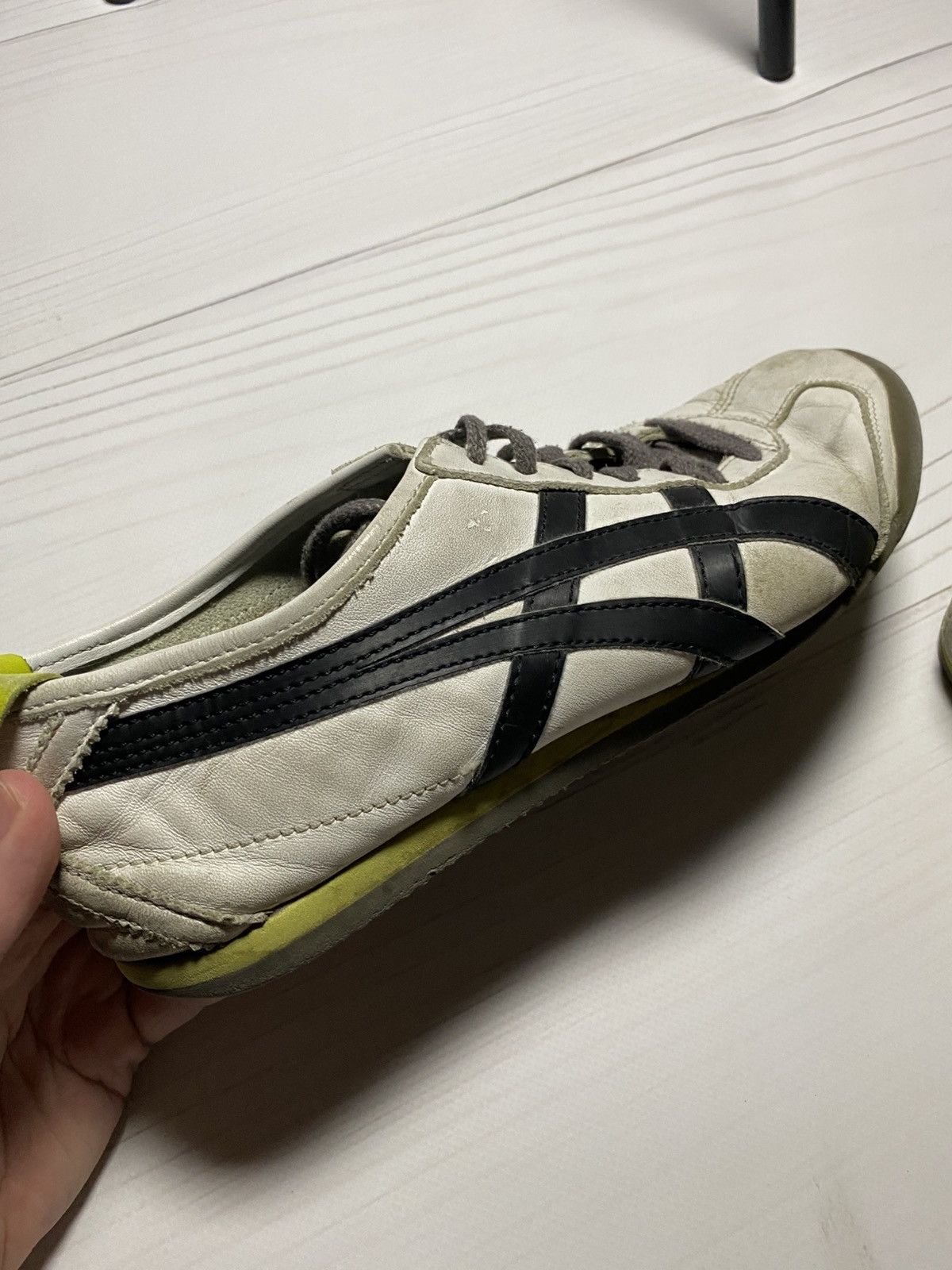 Japanese Brand × Onitsuka Tiger × Vintage Vintage Onitsuka Tiger leather upper worn y2k sneakers Size US 9.5 / EU 42-43 - 20 Thumbnail