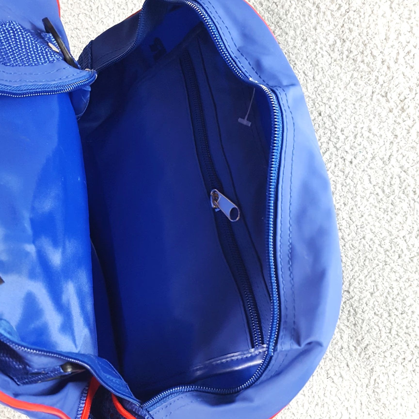 Vintage VINTAGE Trafalgar Backpack Unisex Small Travel Bag 80s Rainbow Blue Nylon Backpack Mens Womens 80s Theme Size ONE SIZE - 8 Thumbnail