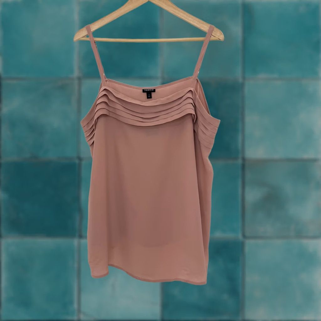 Torrid Torrid Top Womens 1 Pink NWT Plus Size Dusty Quartz Sleeveless Pleated Cami Tank FLAWS Size XS / US 0-2 / IT 36-38 - 1 Thumbnail