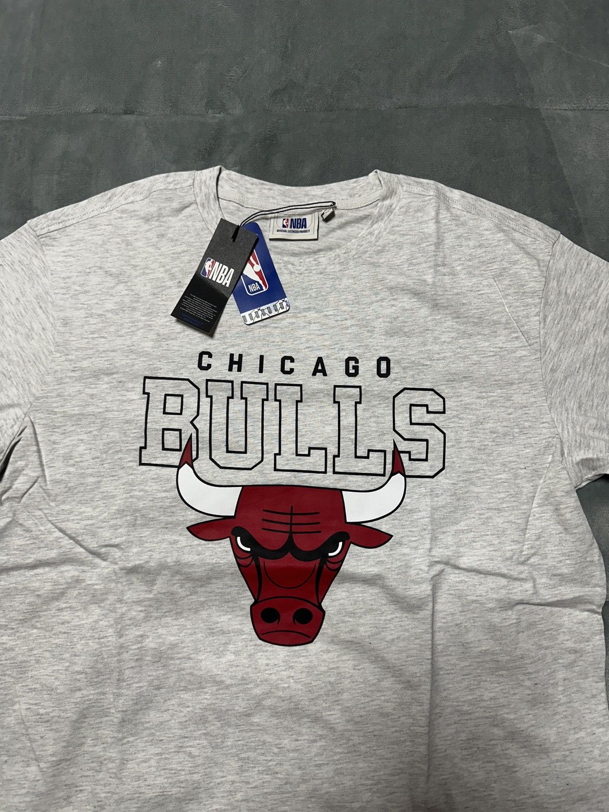 NBA NEW Size XL NBA Chicago Bulls Team Print Logo White T-Shirt Size US XL / EU 56 / 4 - 1 Thumbnail