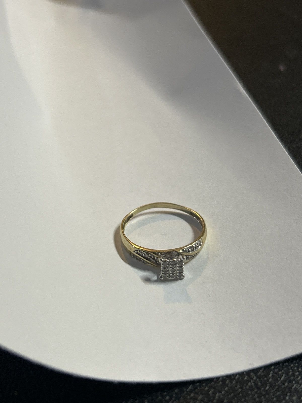 Other 10k gold GND cluster engagement ring Size ONE SIZE - 4 Thumbnail