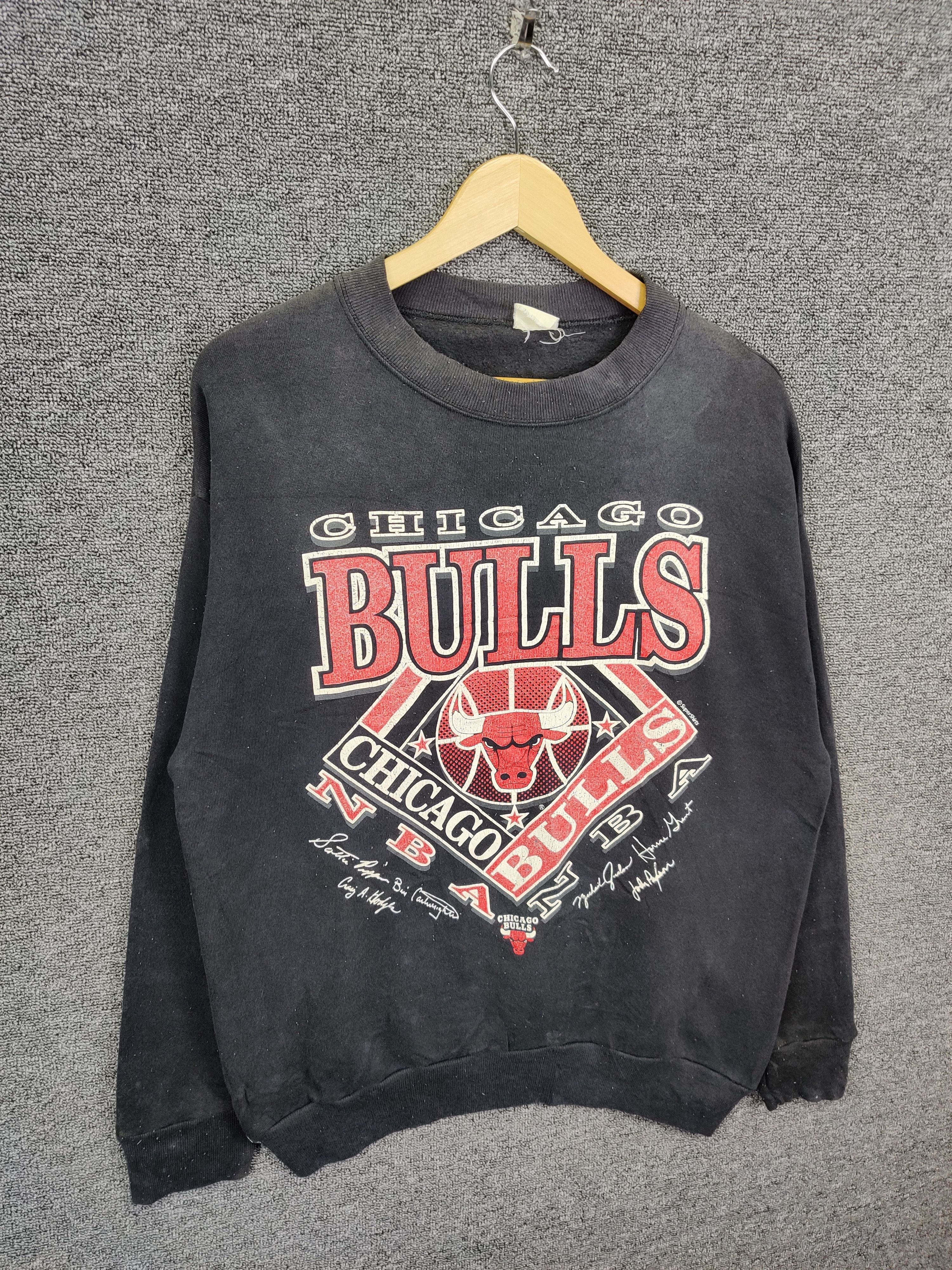 NBA Vintage 90's Chicago Bulls Big Logo Sweatshirt Size US L / EU 52-54 / 3 - 5 Thumbnail
