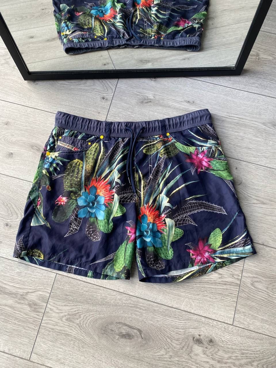 Diesel × Vintage Vintage Diesel Floral Print Swimming Short Y2K M Size US 32 / EU 48 - 1 Thumbnail