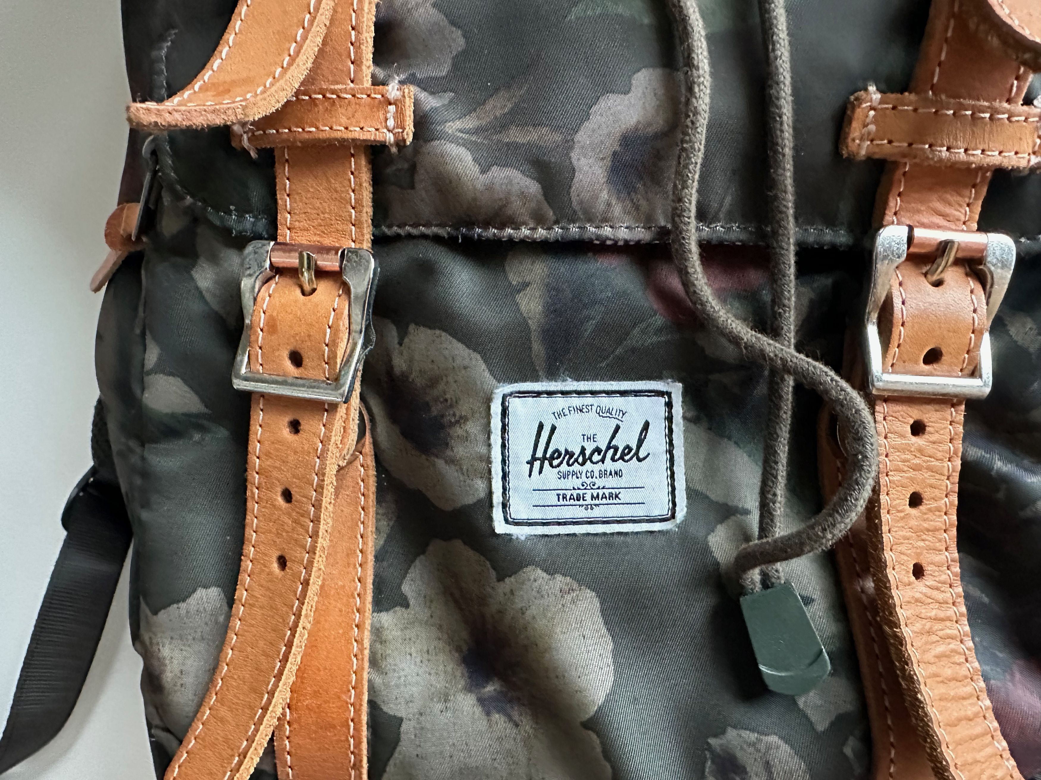 Herschel Supply Co. Vintage Herschel Hawaiian Camo Backpack w/ Leather Straps Size ONE SIZE - 2 Thumbnail