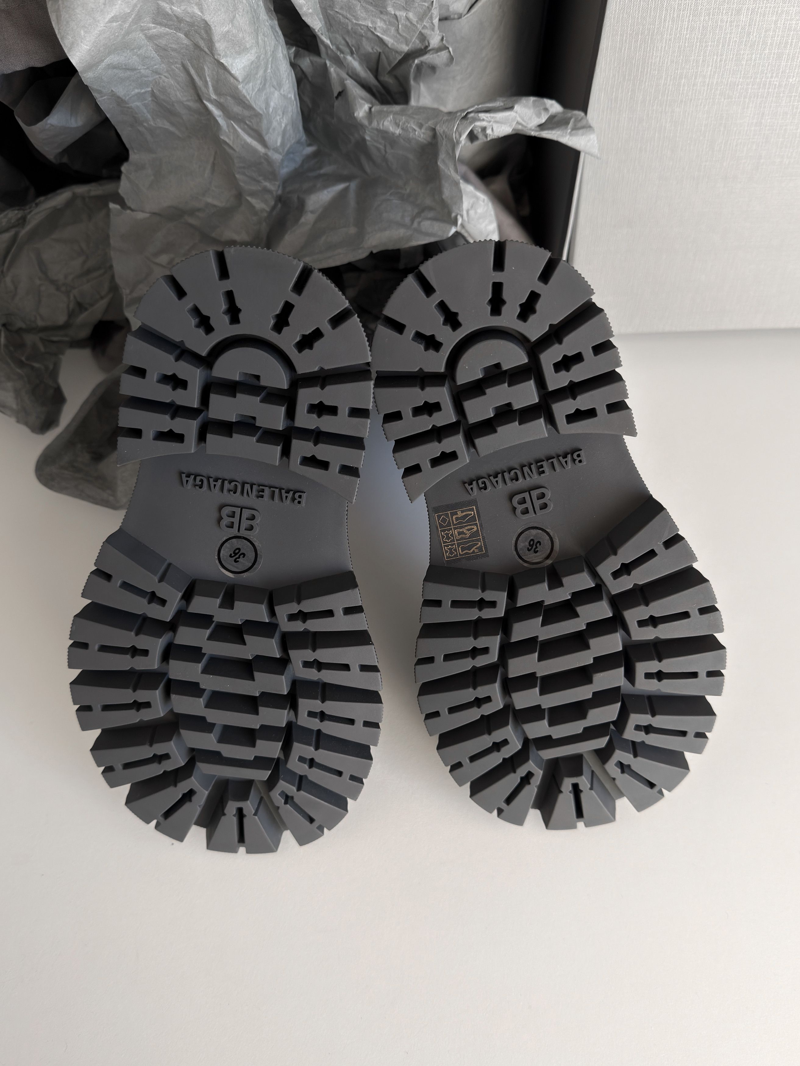 Balenciaga Balenciaga Tractor Boots Size US 6 / IT 36 - 9 Thumbnail