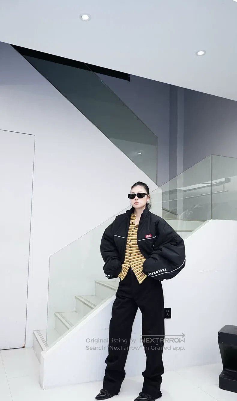 Balenciaga Balenciaga Embroidered Logo Puffer Jacket Size US S / EU 44-46 / 1 - 5 Thumbnail