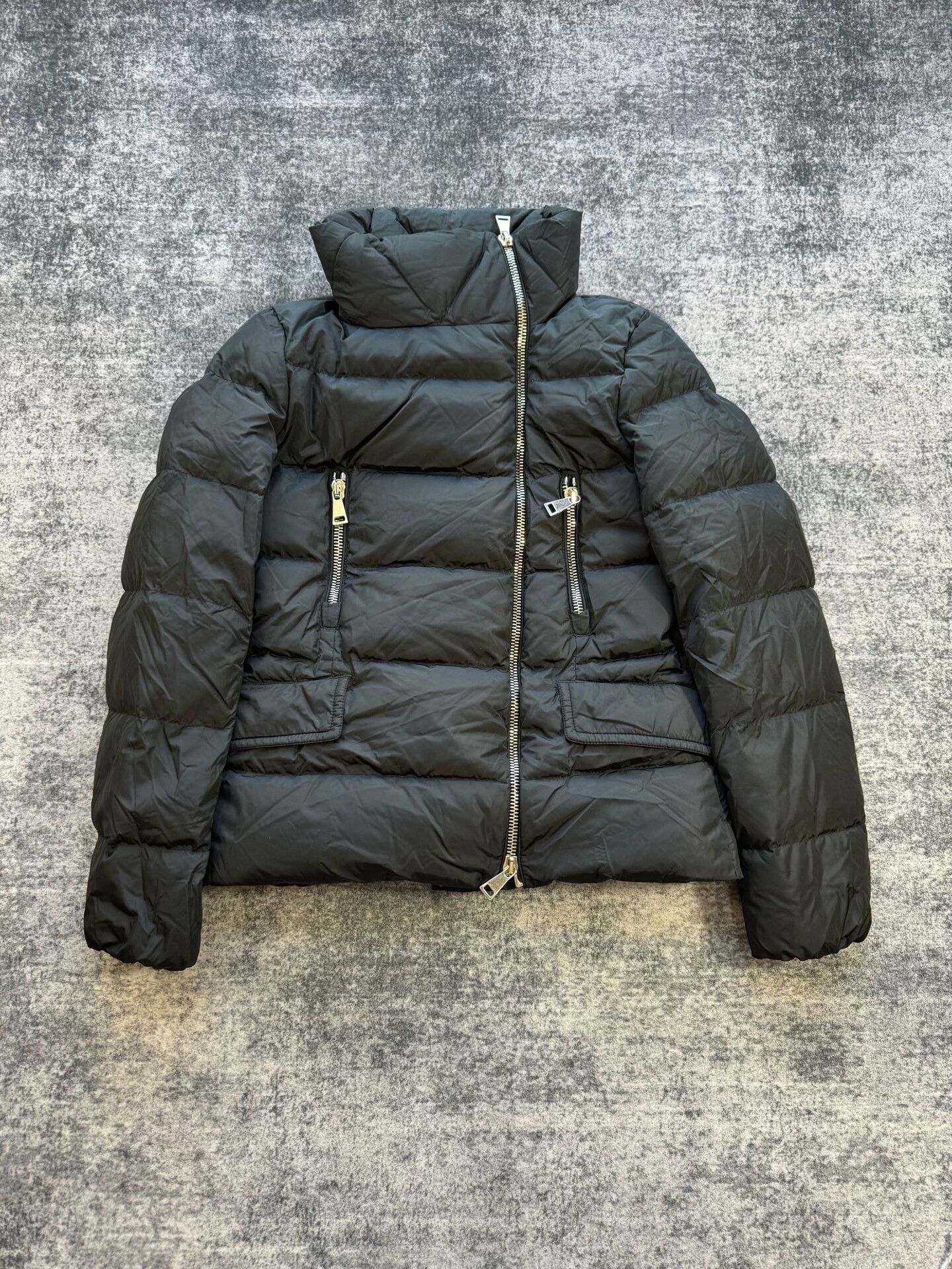 Moncler Moncler Black Diagonal Zipper Down Jacket Size S / US 4 / IT 40 - 1 Thumbnail