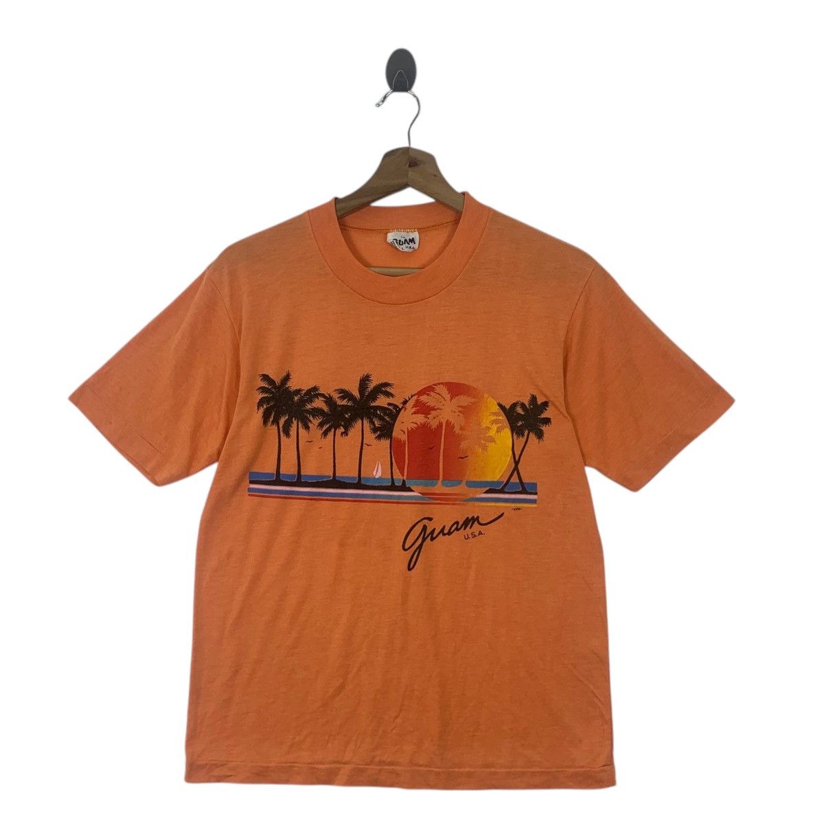 Vintage Vintage 70’ GUAM USA HAWAII Sunstrokes Polytees Tee Shirt Size US L / EU 52-54 / 3 - 1 Thumbnail