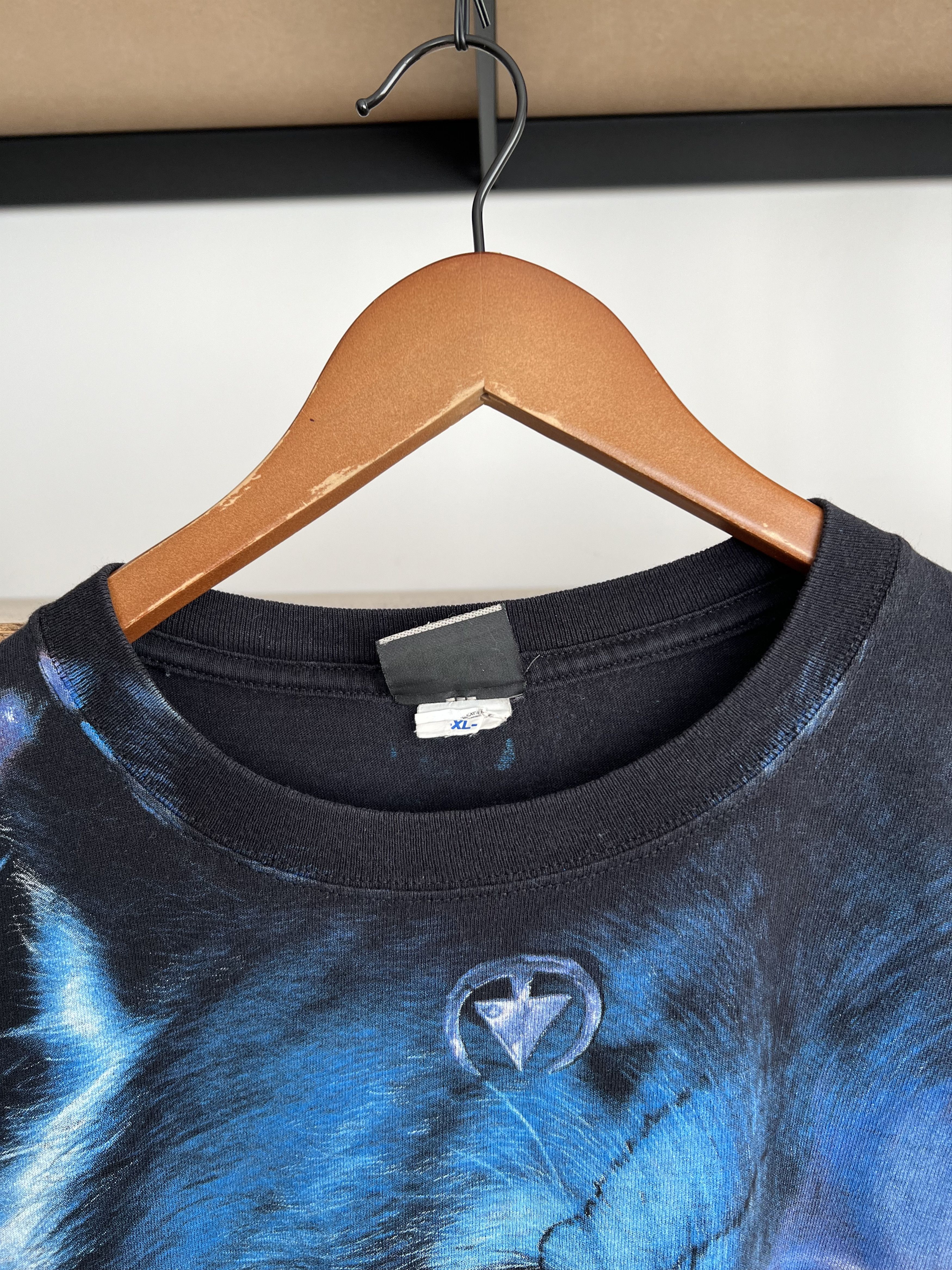 Liquid Blue Vintage 2001 Liquid Blue Wolf All Over Print AOP T-shirt Size US XL / EU 56 / 4 - 8 Thumbnail