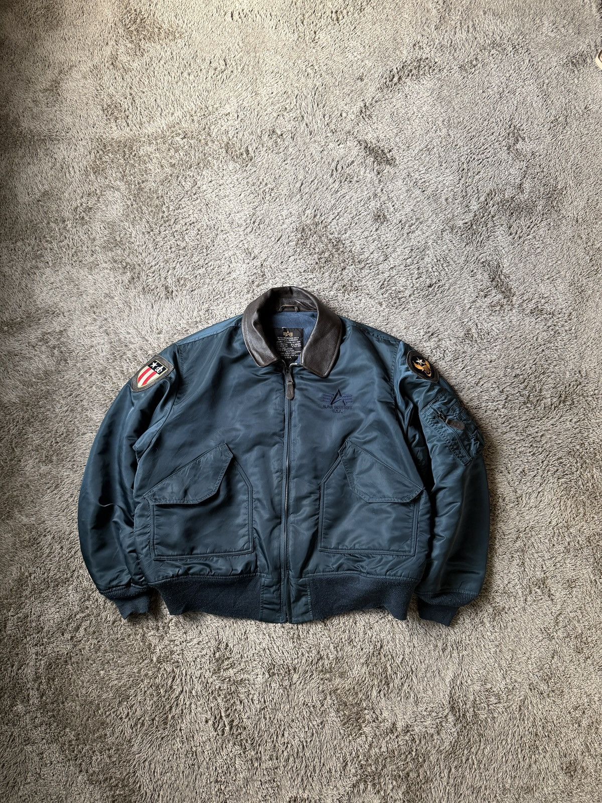Alpha Industries Alpha Industries bomber. Size US L / EU 52-54 / 3 - 1 Thumbnail