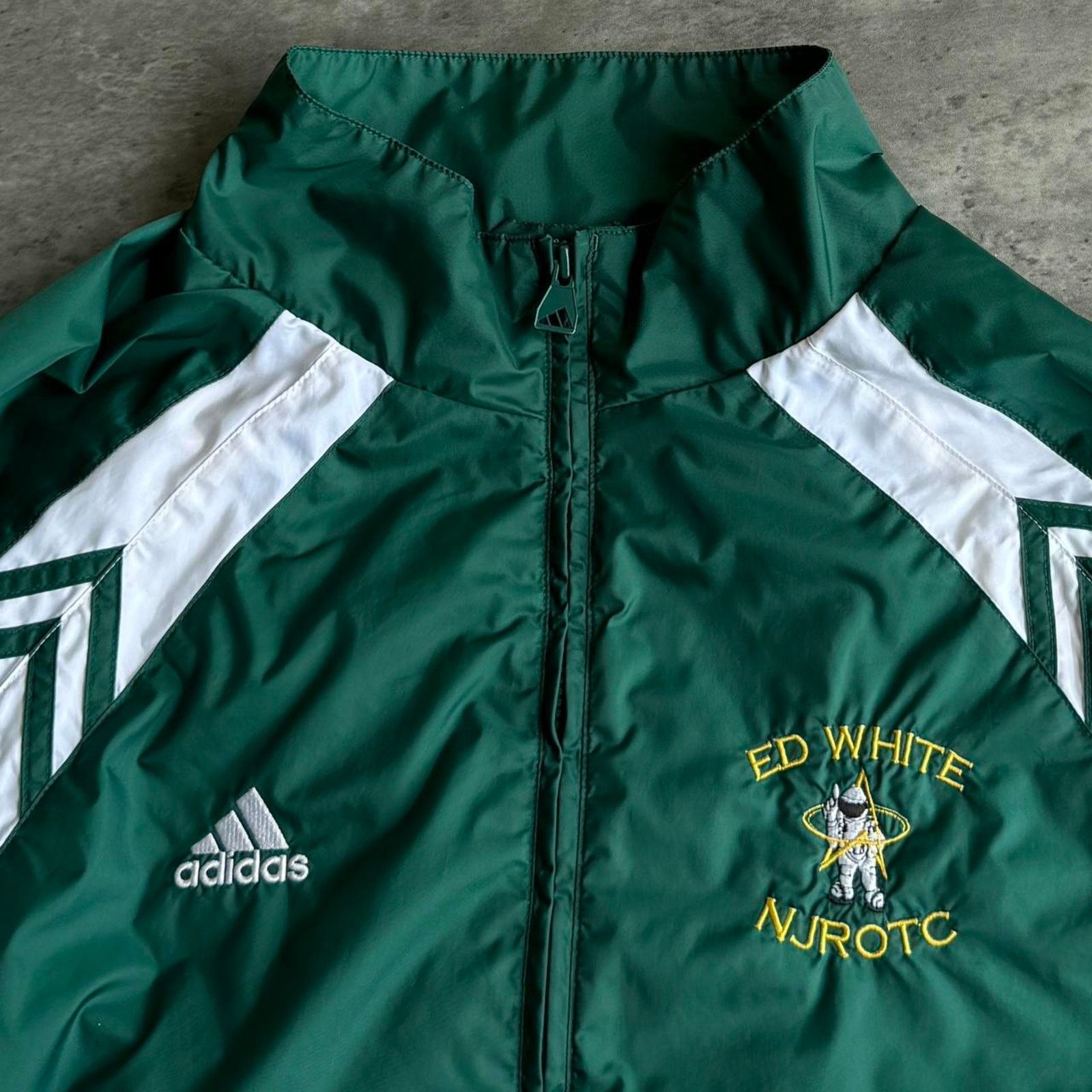 Adidas × Vintage Vintage Y2K Adidas Baggy Embroidered Windbreaker Jacket Size US XXL / EU 58 / 5 - 3 Thumbnail
