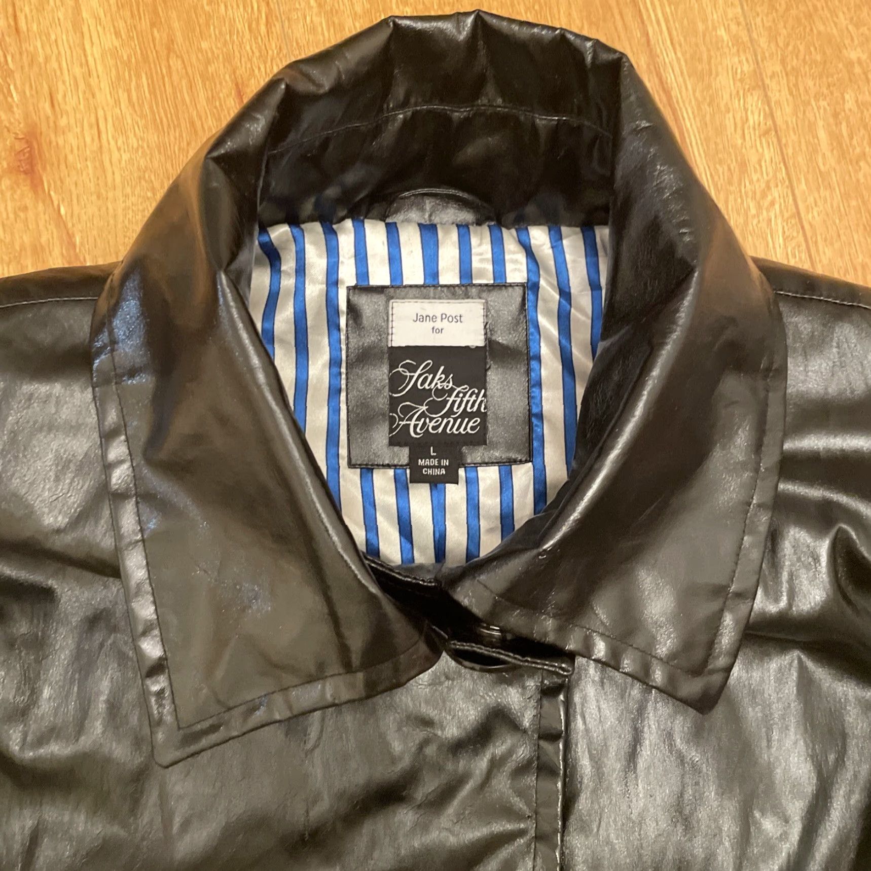 Saks Fifth Avenue Jane Post for Saks Fifth Avenue Black Swing Rain Coat L Women Rain Coat Faux Patent Leather Large Swing Raincoat - Mens? Size L / US 10 / IT 46 - 4 Thumbnail