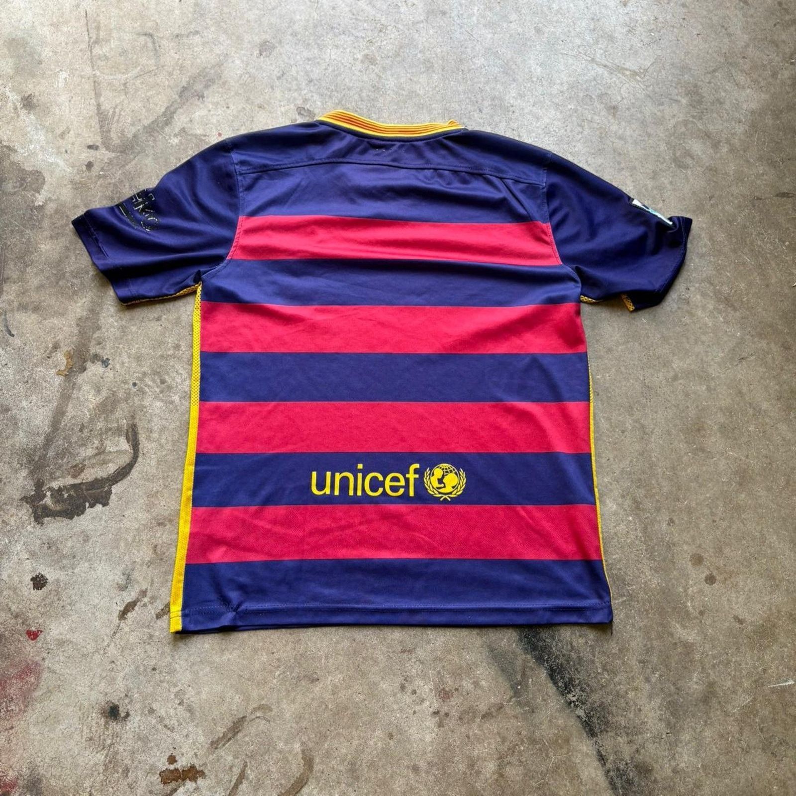 Nike Nike barcelona fc 2015-16 football jersey size small men’s Size US S / EU 44-46 / 1 - 5 Thumbnail