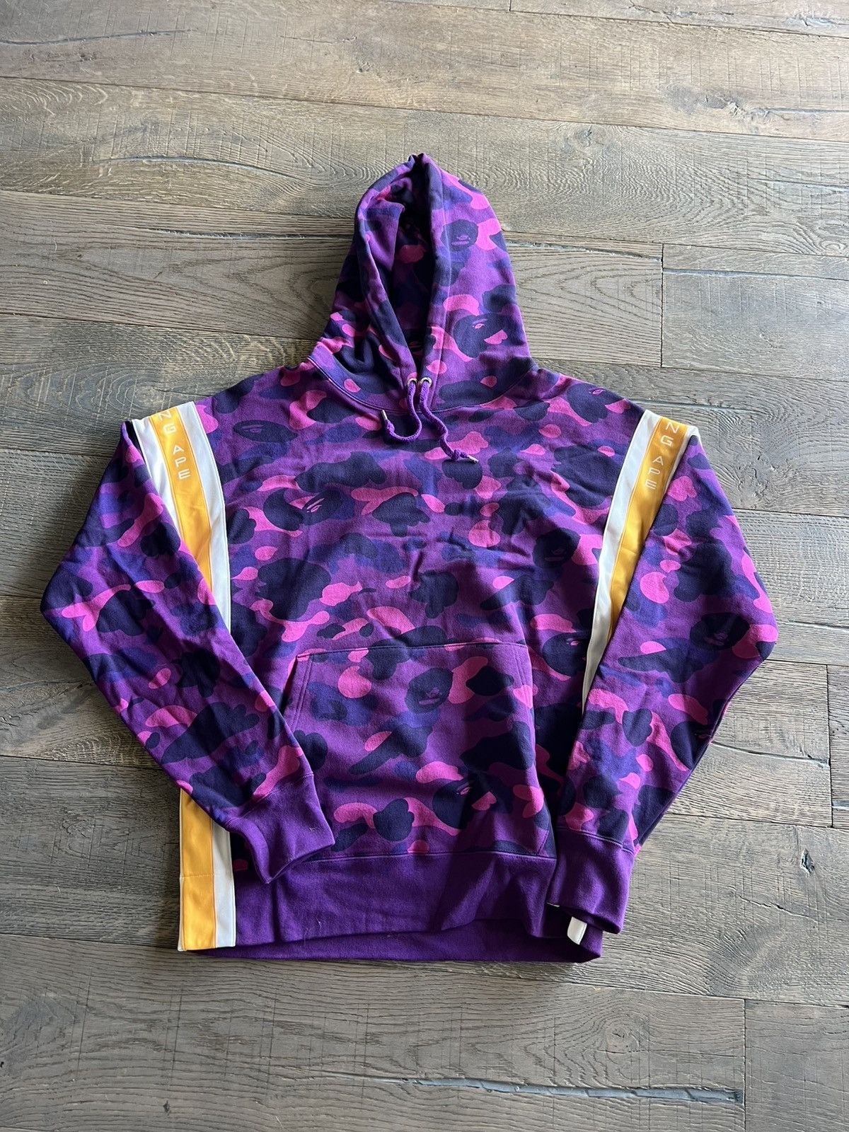 Bape Bape laker color hoodie Size US XL / EU 56 / 4 - 1 Thumbnail