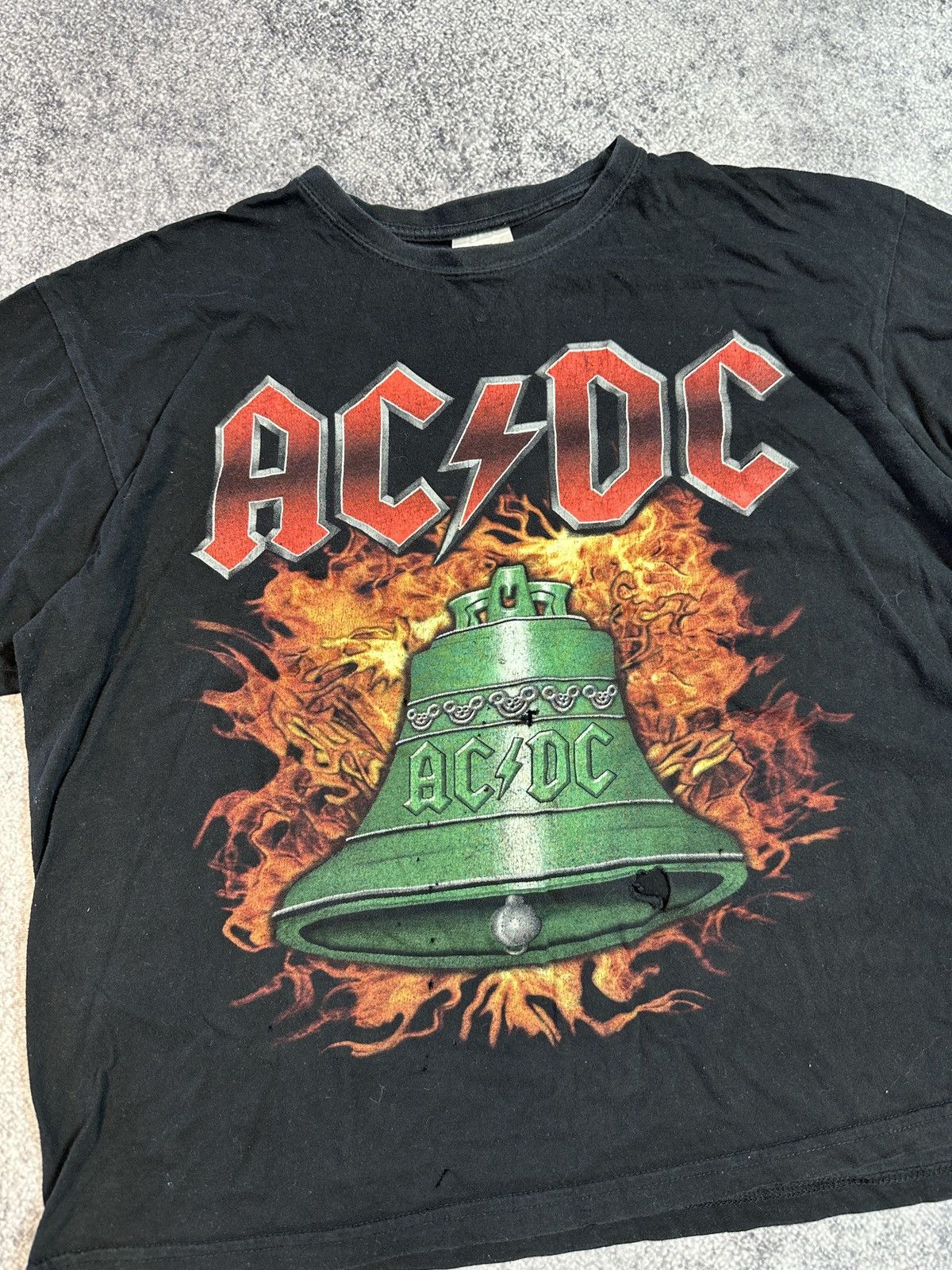 AC/DC × Band Tees × Vintage Vintage AC/DC Hell Logo Band Tees Streetwear T-shirt Rock XL Size US XL / EU 56 / 4 - 2 Thumbnail
