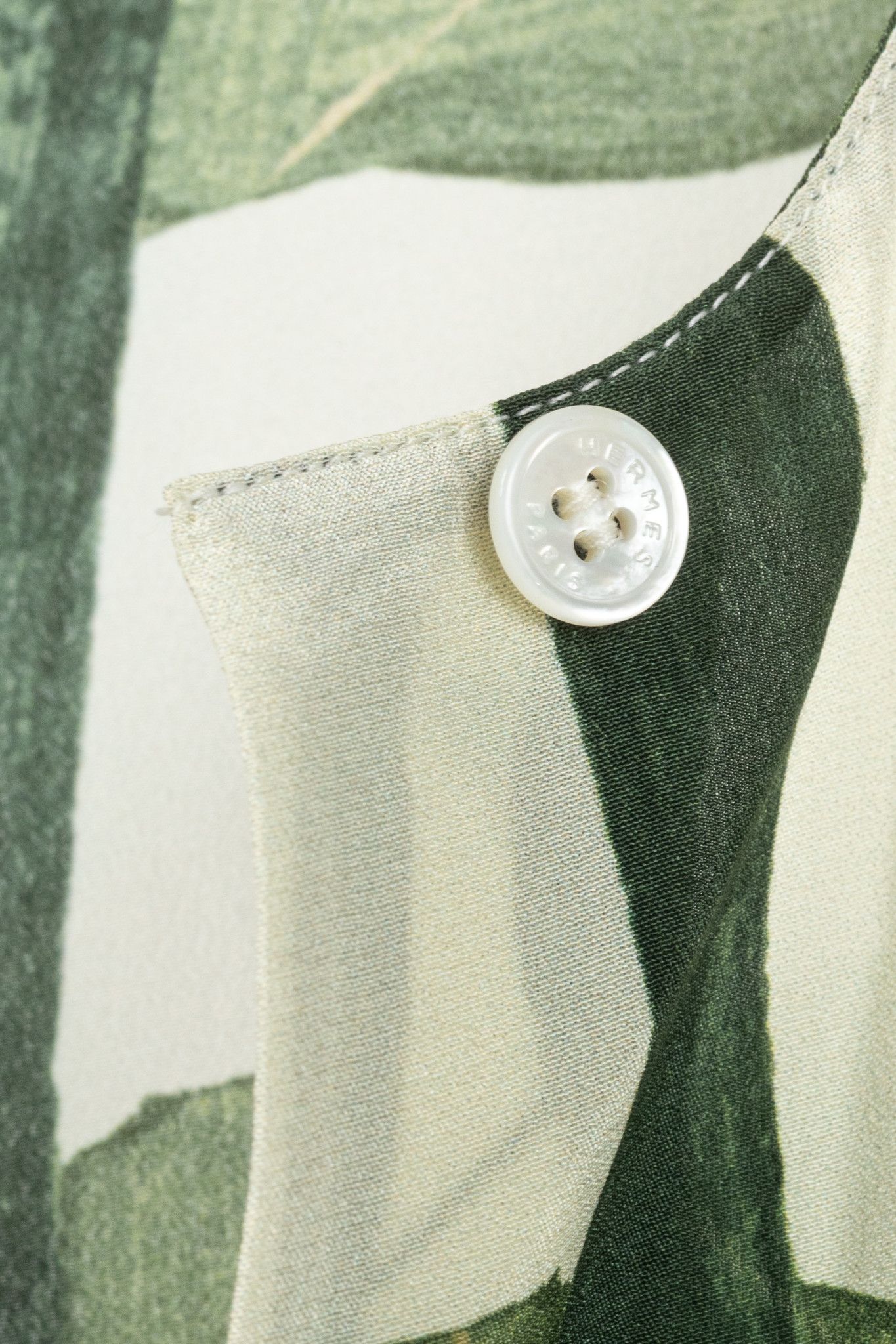 Hermes Hermes Cream & Green Silk Floral Buttoned Blouse Size M / US 6-8 / IT 42-44 - 9 Thumbnail