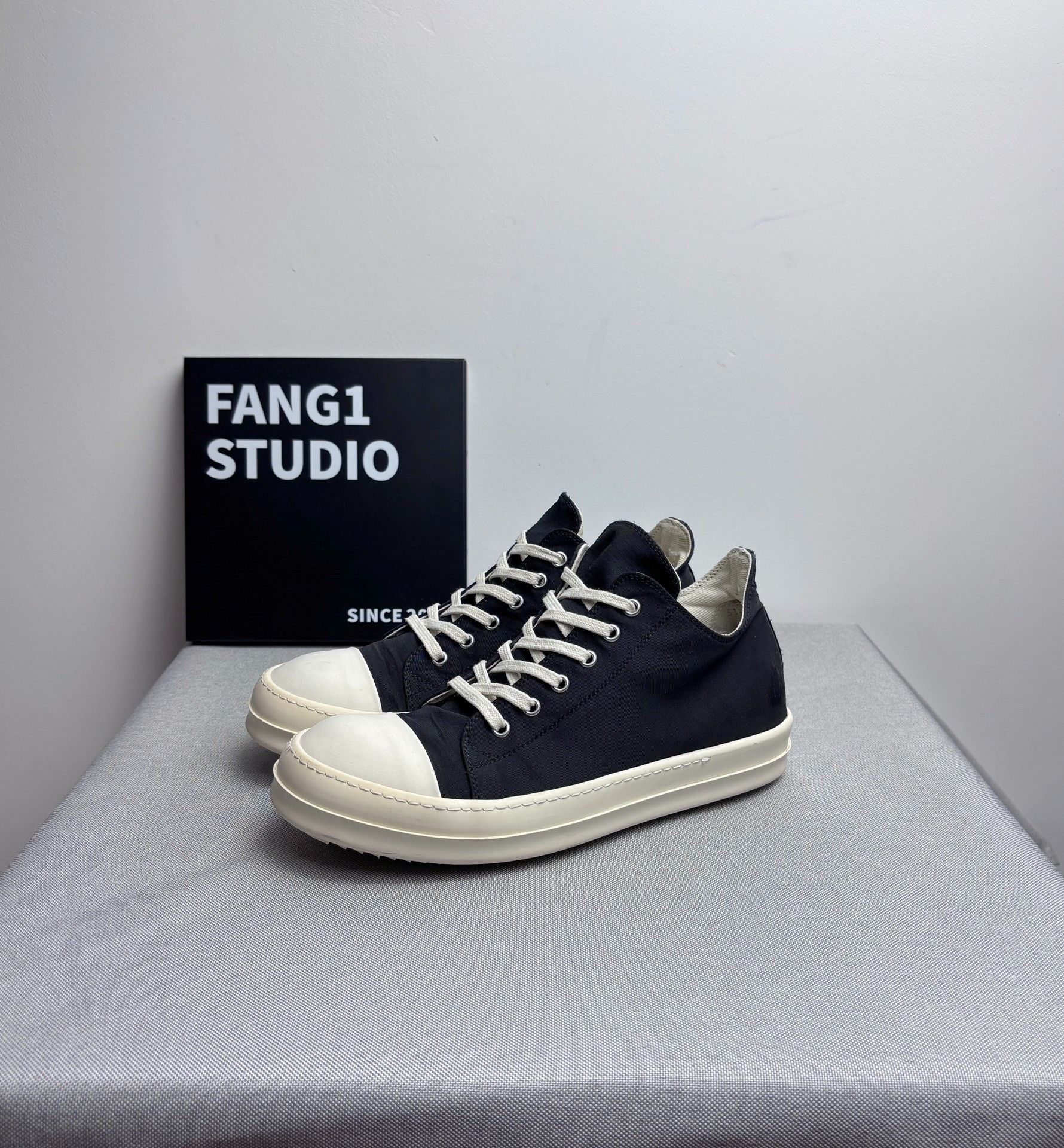 Rick Owens Rick Owens Lowtop Sneakers 8.5 Men Size US 8.5 / EU 41-42 - 1 Thumbnail