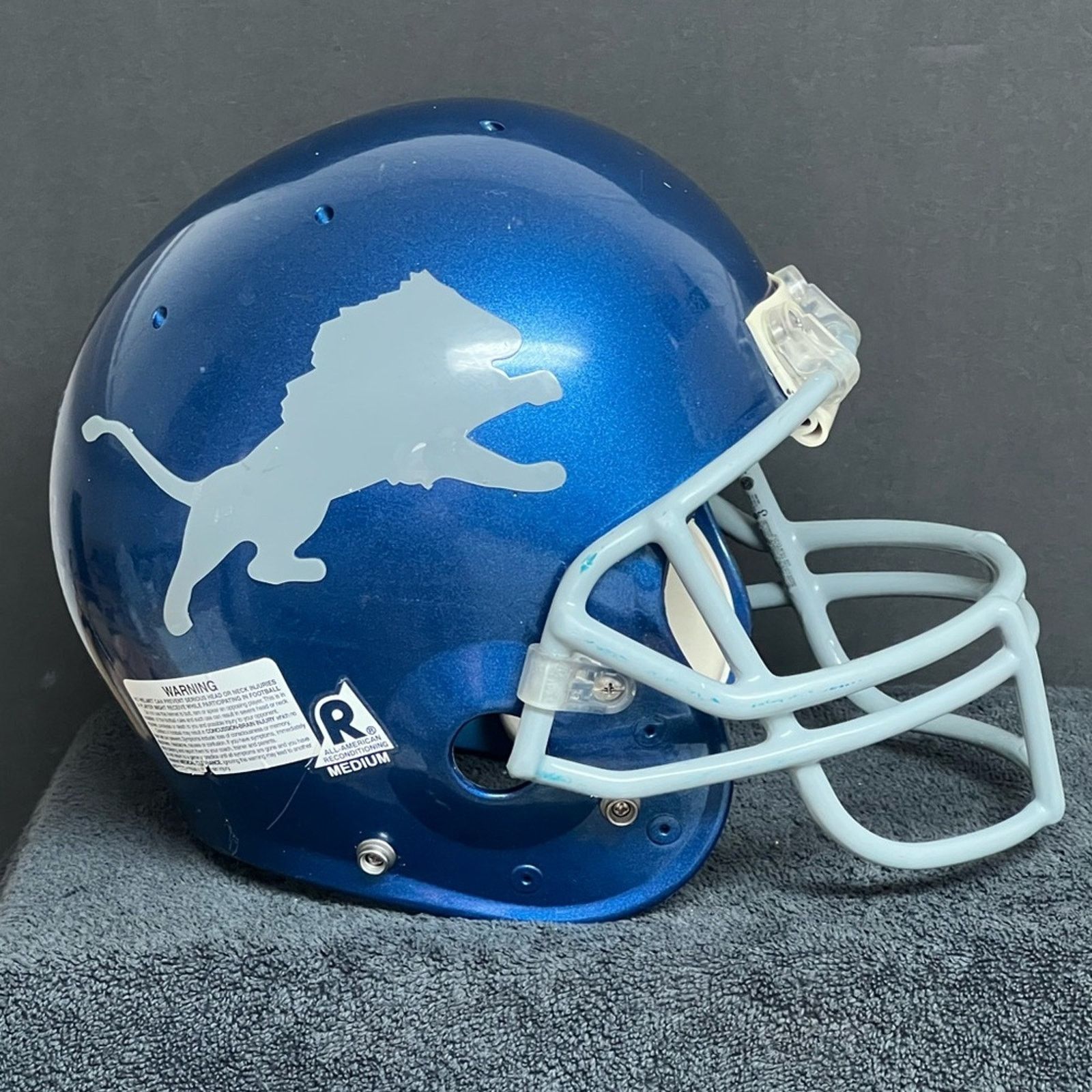 Vintage Medium Detroit Lions Schutt Air Football Helmet