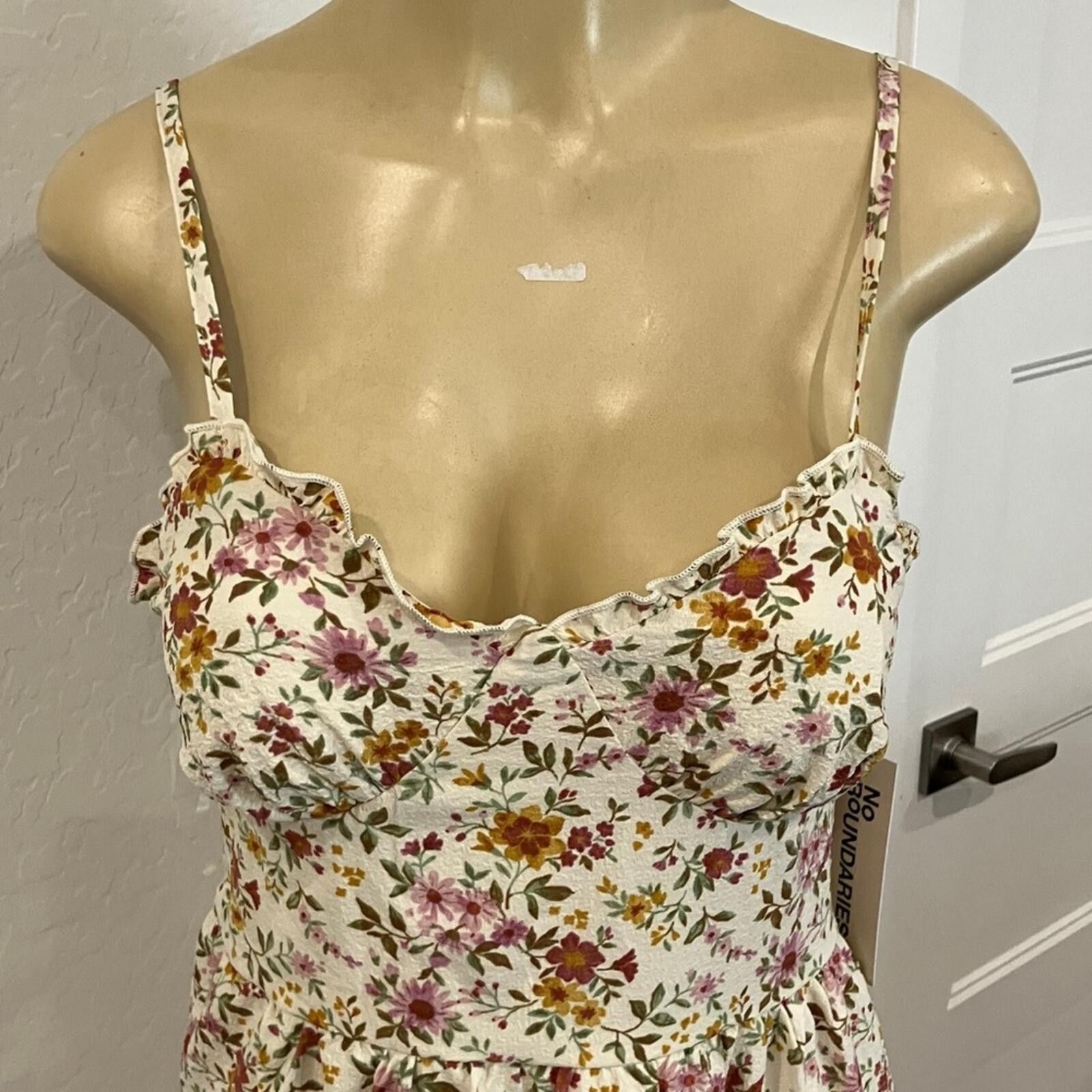 Other NWT No Boundaries Cream Floral Spaghetti-Strap Mini Dress Size S / US 4 / IT 40 - 6 Thumbnail