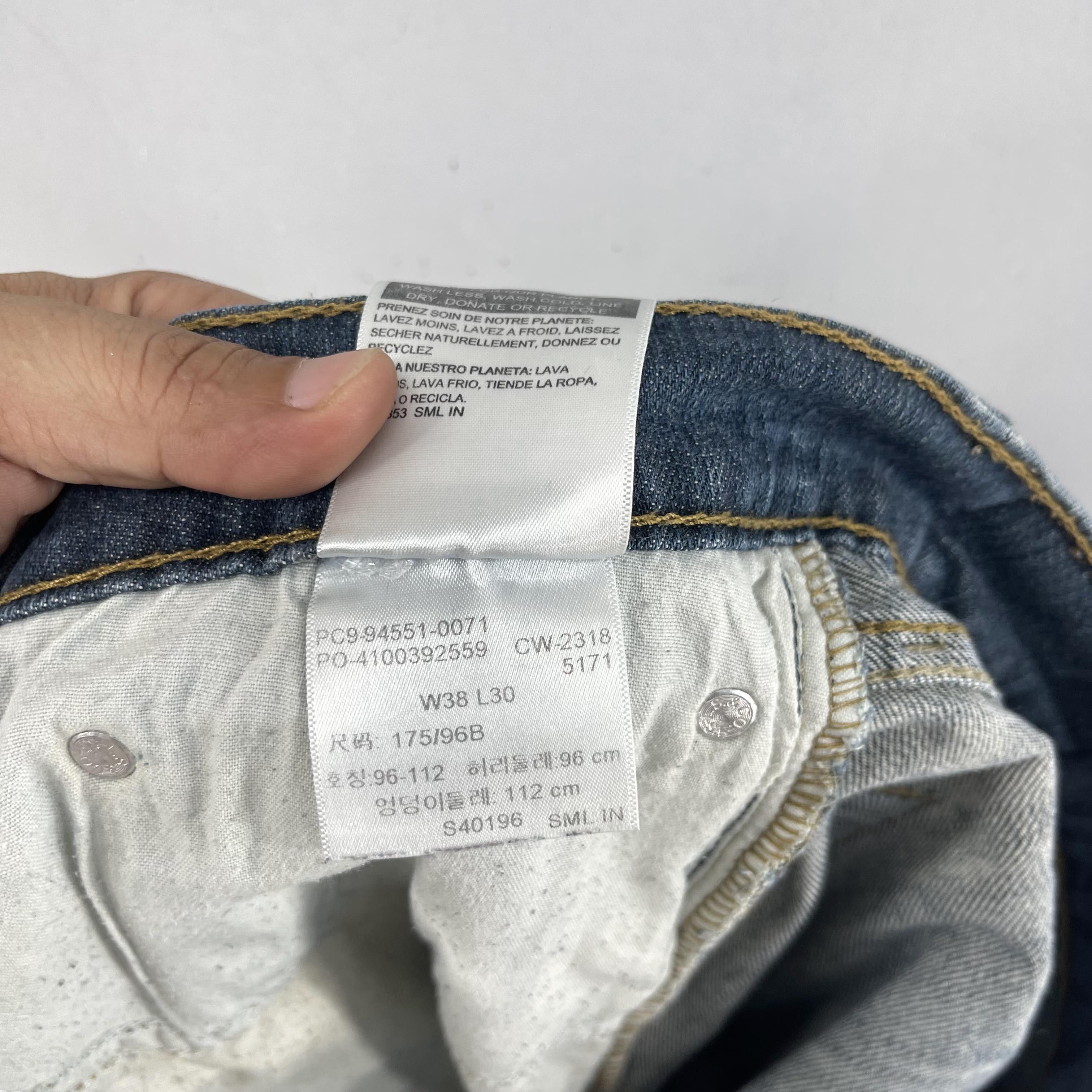 Levi's Size 39 Vintage Levis Signature Distressed Reconstruct Jeans Size US 39 - 9 Thumbnail