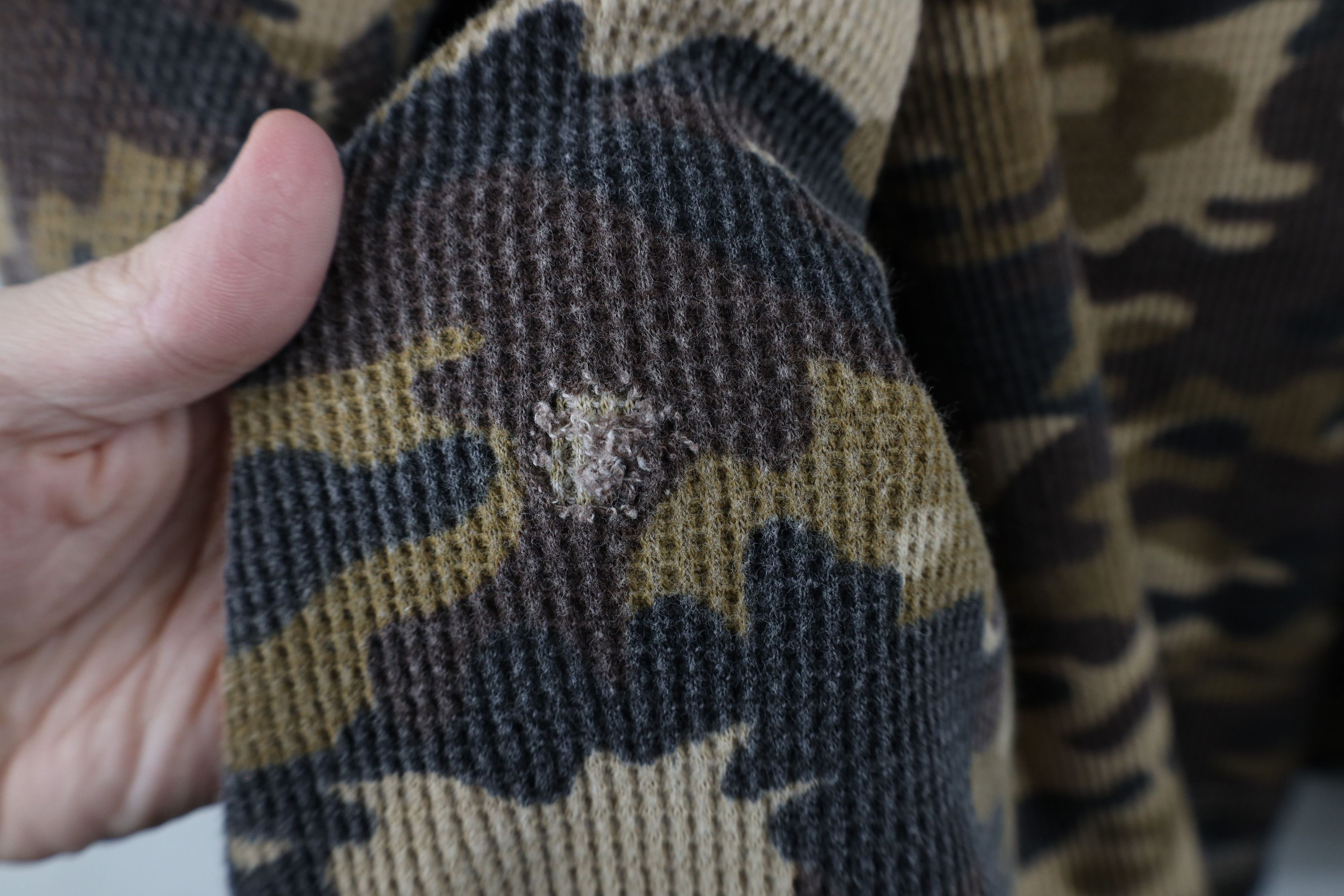 Vintage Vintage 90s Streetwear Camouflage Knit Long Sleeve T-Shirt Size US XXL / EU 58 / 5 - 7 Thumbnail