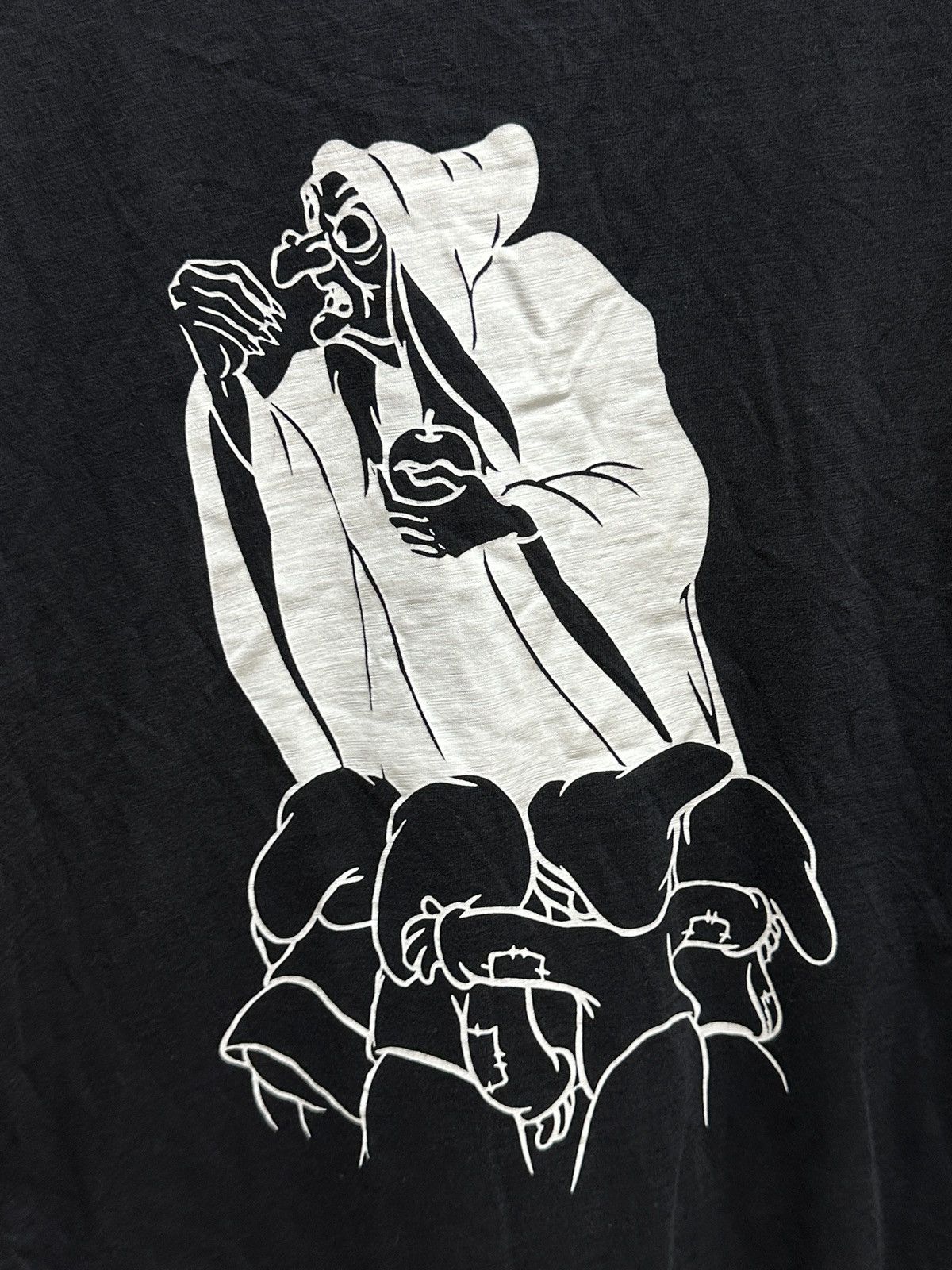 Undercover × Uniqlo Uniqlo Undercover Snow White Witch Disney Shirt Size US M / EU 48-50 / 2 - 3 Thumbnail