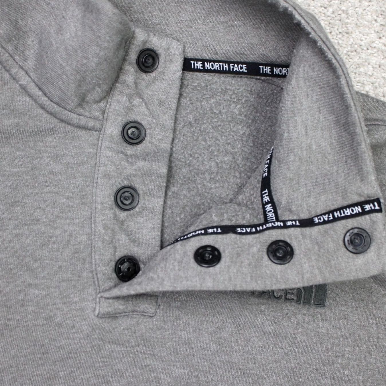 The North Face The North Face Sweatshirt Mens 2XL Gray Long Sleeve 1/4 Snap Fleece Pullover NNF Mock Neck Sweatshirt Mens 2XL Gray Size US XXL / EU 58 / 5 - 5 Thumbnail