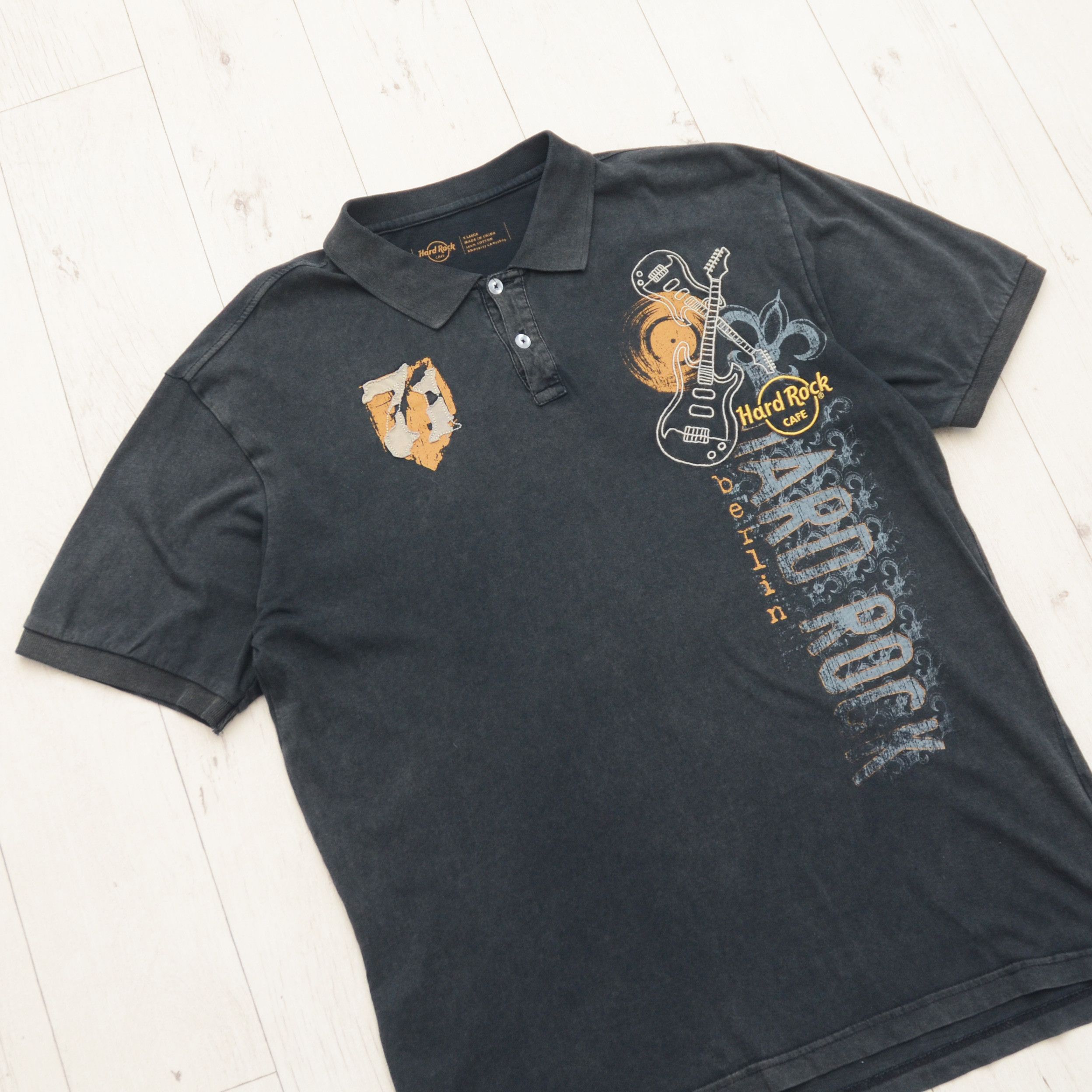 Band Tees × Hard Rock Cafe × Vintage Hard Rock Cafe Berlin Polo Vintage Guitar Print Distressed Size US XL / EU 56 / 4 - 2 Thumbnail