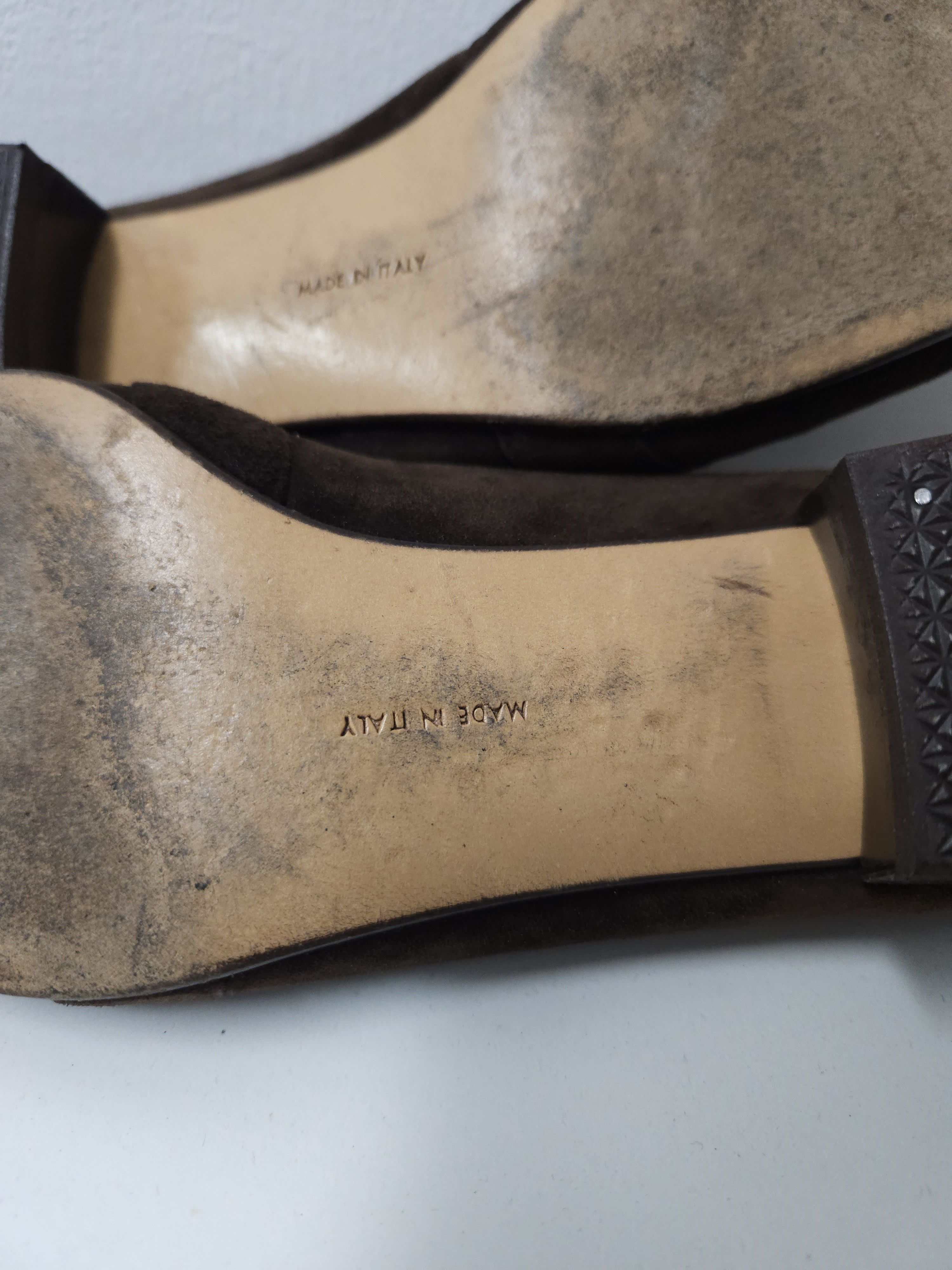 Salvatore Ferragamo Vintage Ferragamo brown suede loafers with gold hardware Size US 7 / IT 37 - 12 Thumbnail