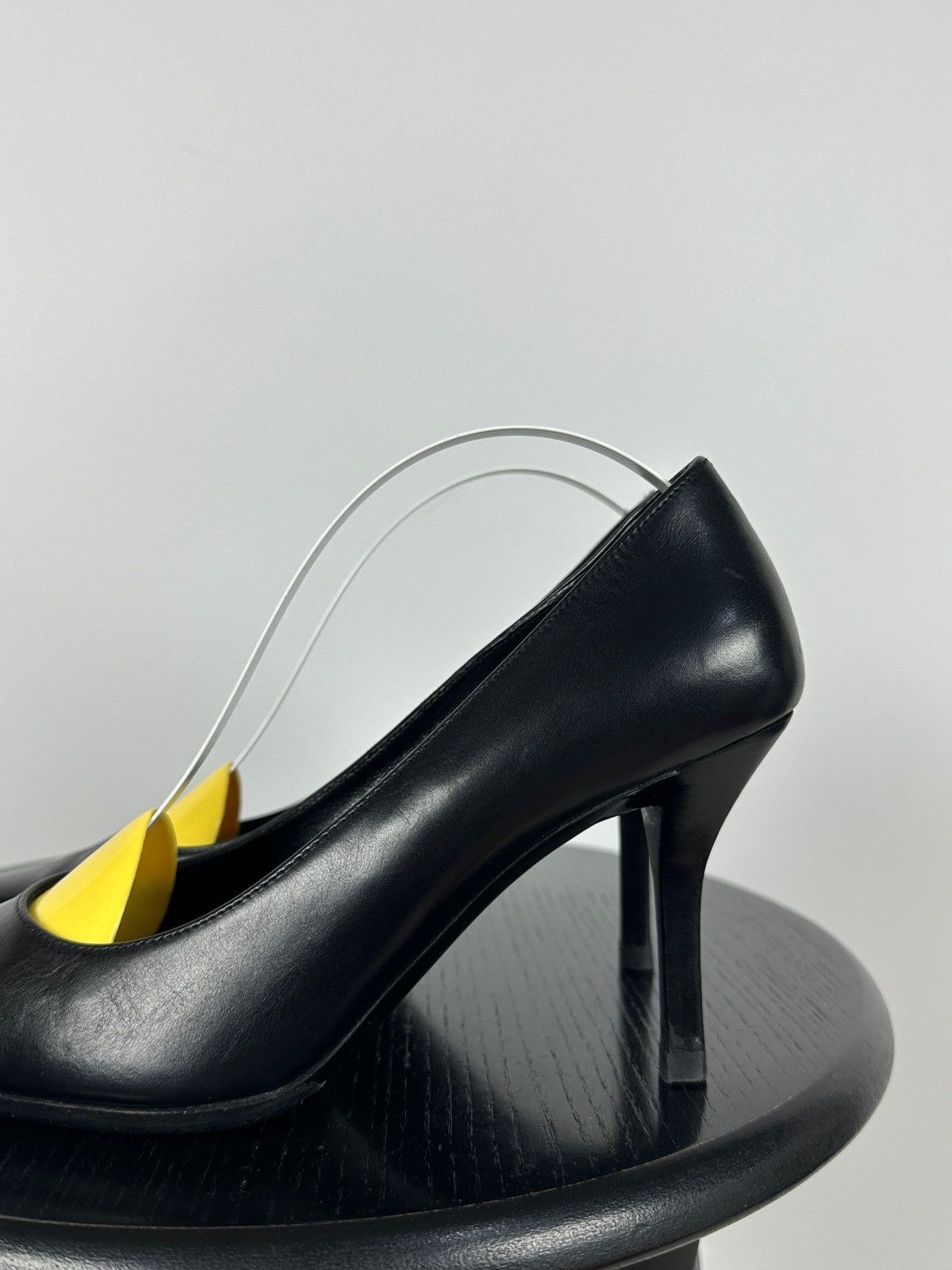 Gucci Vintage Gucci Leather Square Toe Gold Logo Heels Pumps Size US 7 / IT 37 - 12 Thumbnail