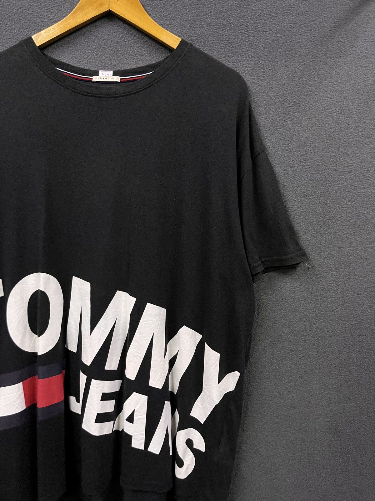 Tommy Jeans TOMMY JEANS BIG PRINT LOGO TSHIRT Size US XL / EU 56 / 4 - 2 Thumbnail