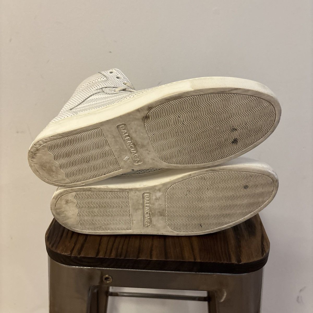 Balenciaga Balenciaga Perforated White High Top Sneakers Size 42 / 9 US Size US 9 / EU 42 - 6 Thumbnail