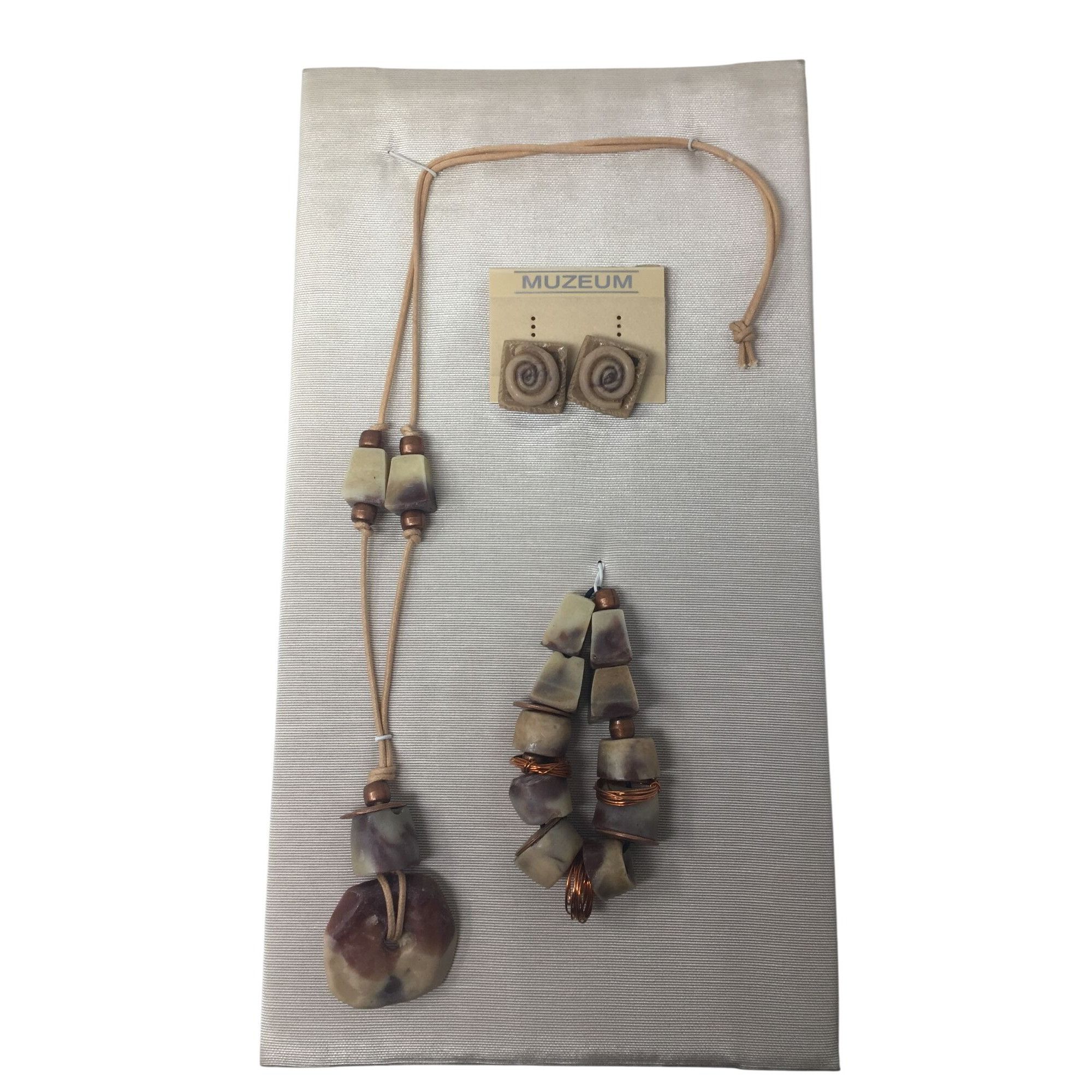 Other Muzeum Handcrafted Women's Necklace, Earrings and Bracelet Size ONE SIZE - 1 Thumbnail