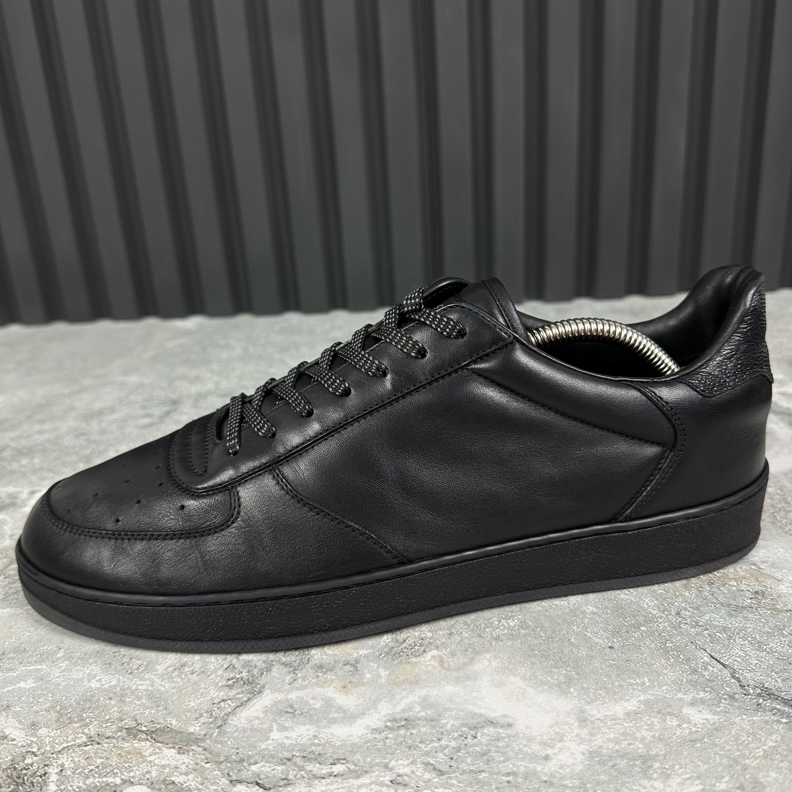 Louis Vuitton Louis Vuitton Rivoli Sneaker Leather Monogram Canva Size US 8.5 / EU 41-42 - 15 Thumbnail