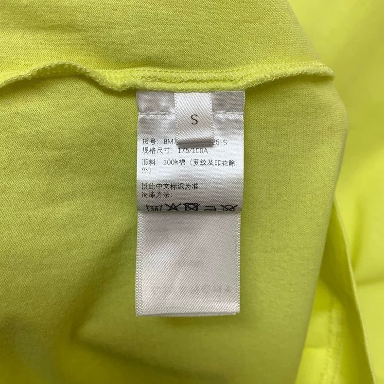 Givenchy Givenchy Fluorescent Yellow Smile Short Sleeve S Size Offi Size US S / EU 44-46 / 1 - 7 Thumbnail