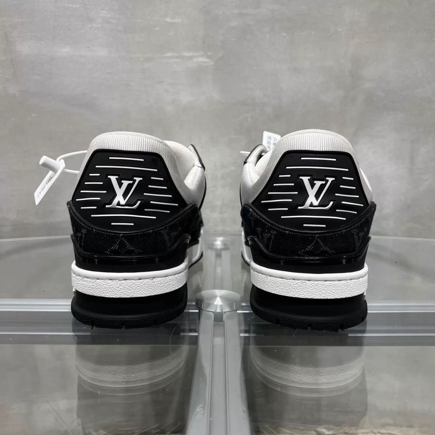 Louis Vuitton LV TRAINER Black & White Denim Sneakers UK9.5 Size US 10.5 / EU 43-44 - 6 Thumbnail