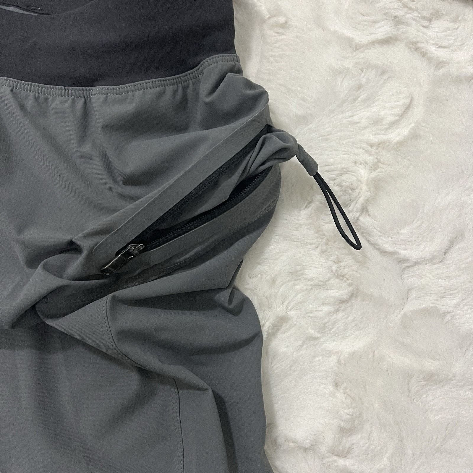Lululemon Lululemon Shorts Mens Small Gray Black Pace Breaker Lined Size US 26 / EU 42 - 5 Thumbnail
