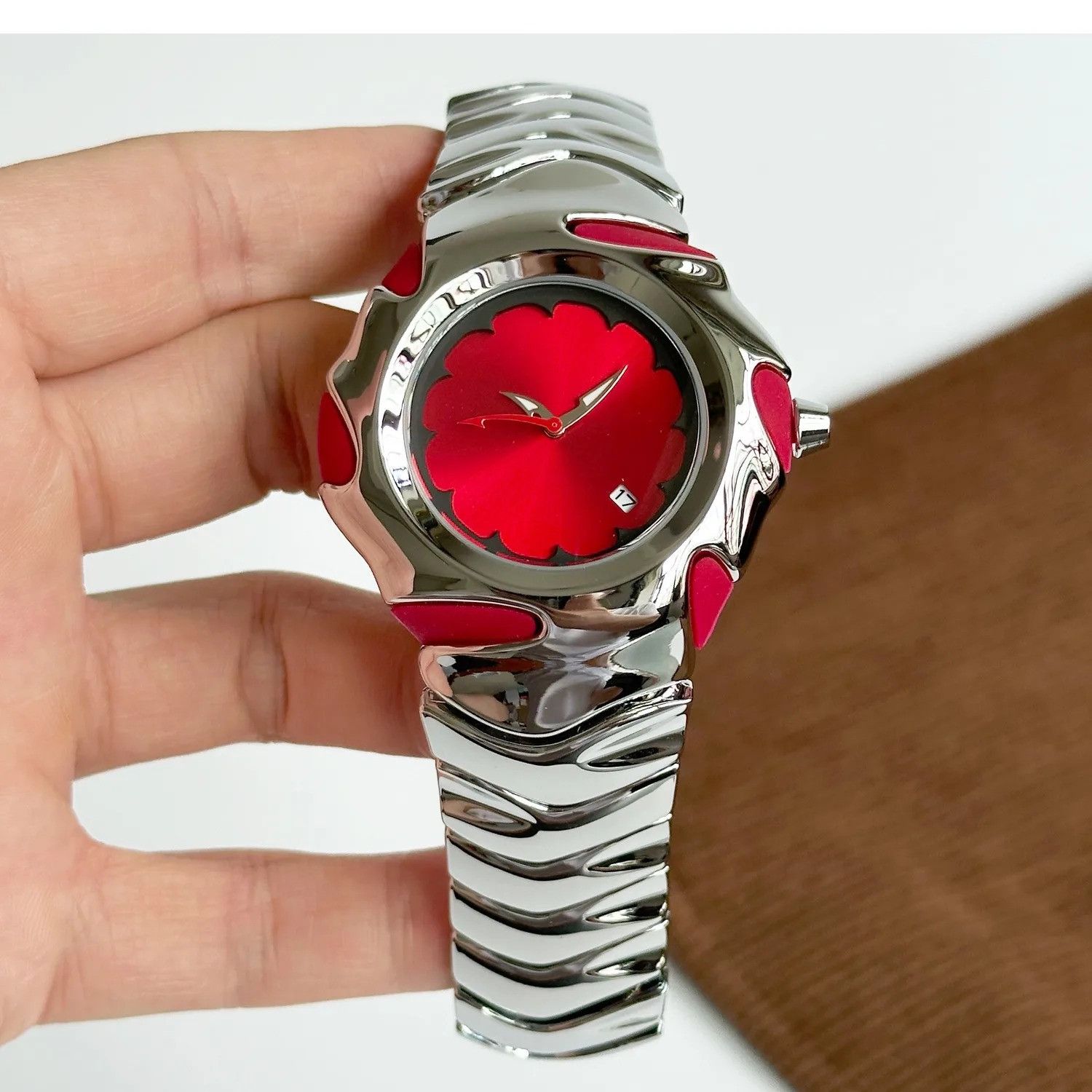 Vintage Y2k Design Red Quartz Watch Size ONE SIZE - 1 Thumbnail