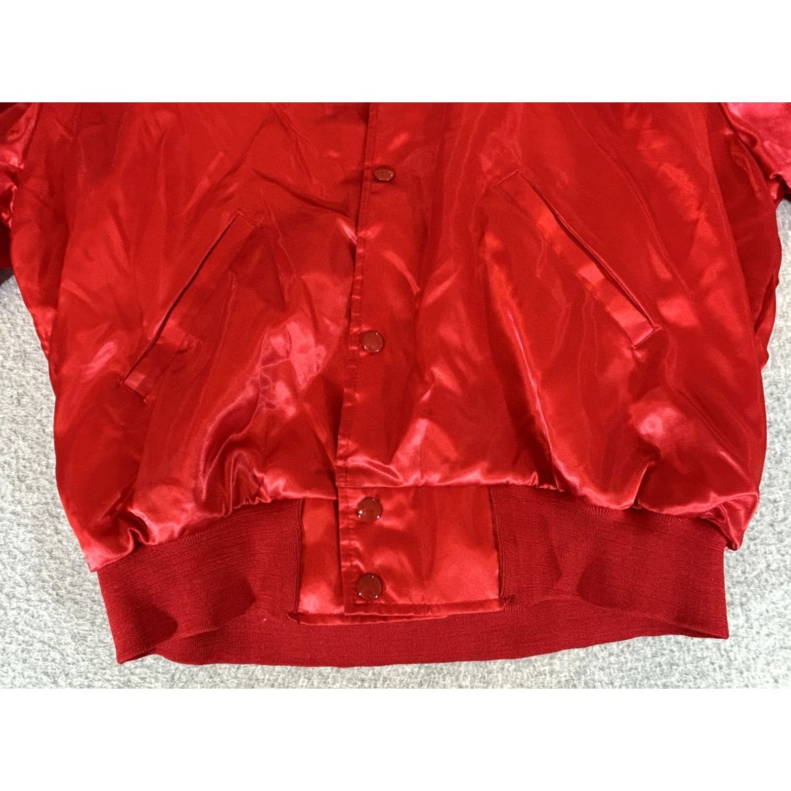 Etro VINTAGE Satin Jacket Mens Large Red Nylon Bomber Snap Lined USA 90s Retro Size US L / EU 52-54 / 3 - 2 Thumbnail