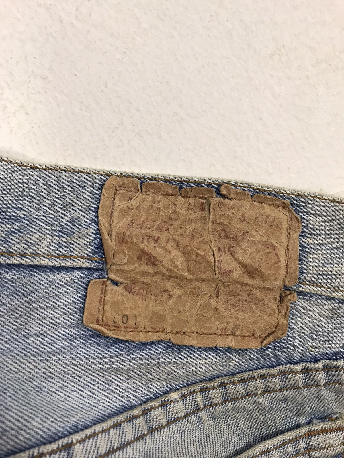 Levi's Levi's Strauss 501 Button Fly Jeans Pants Fits Size 26 27 Size US 27 - 9 Thumbnail