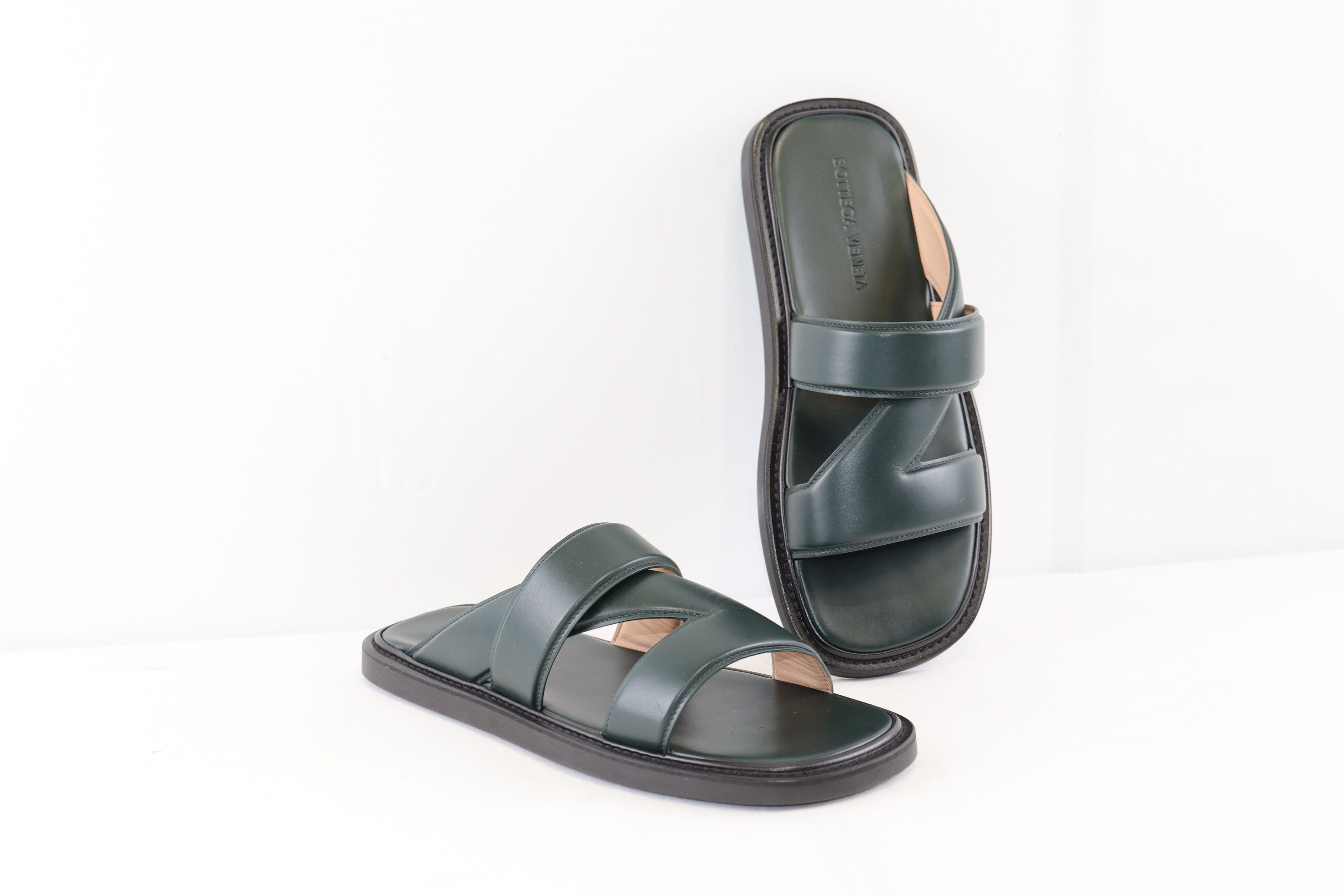 Bottega Veneta o1rshd1 Vienna Calf Band Sandal in Inkwell Size US 9 / EU 42 - 8 Thumbnail