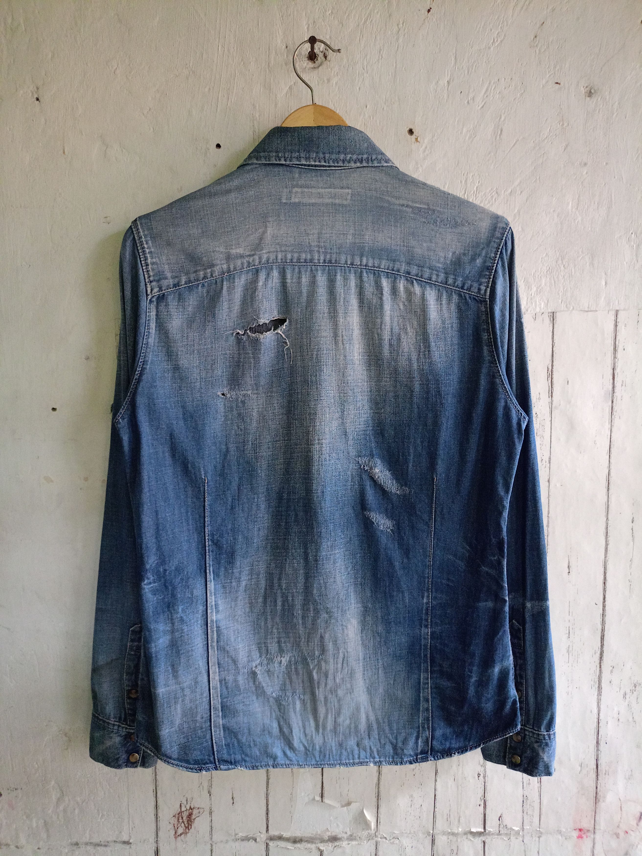 GOSTAR DE FUGA Fuga Distressed denim button shirts Size US S / EU 44-46 / 1 - 3 Thumbnail