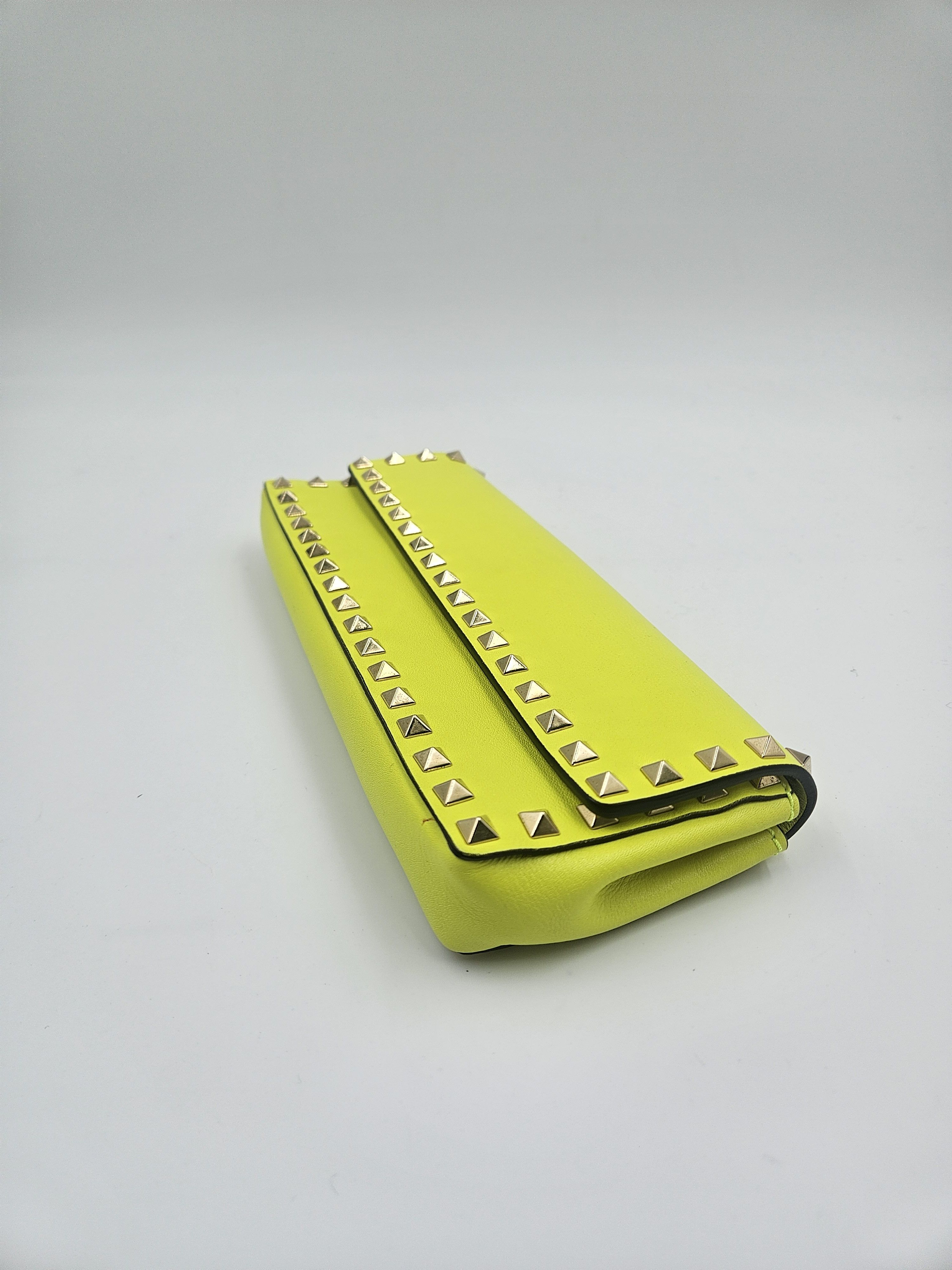 Valentino Valentino Garavani Neon Yellow Rockstud Bracelet Clutch Size ONE SIZE - 4 Thumbnail